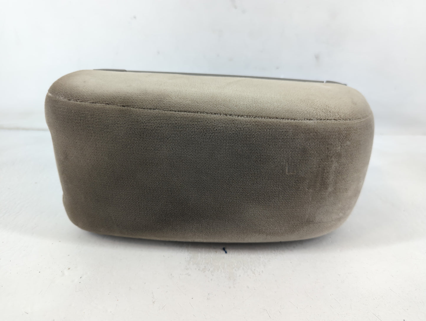 2007 Hyundai Tucson Center Console Armrest Cover Lid P/N:N06105 Fits OEM Used Auto Parts - Oemusedautoparts1.com