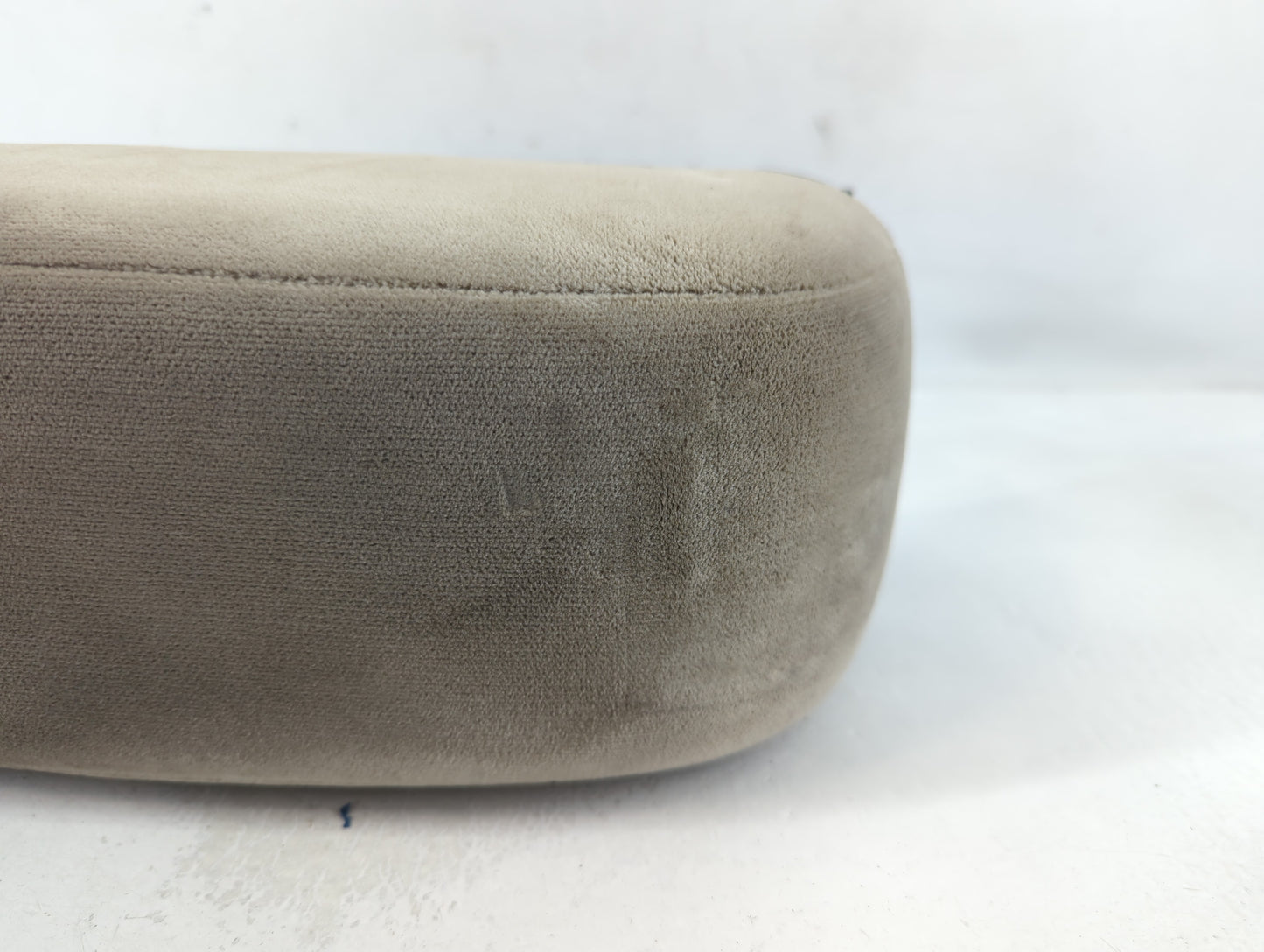 2007 Hyundai Tucson Center Console Armrest Cover Lid P/N:N06105 Fits OEM Used Auto Parts - Oemusedautoparts1.com