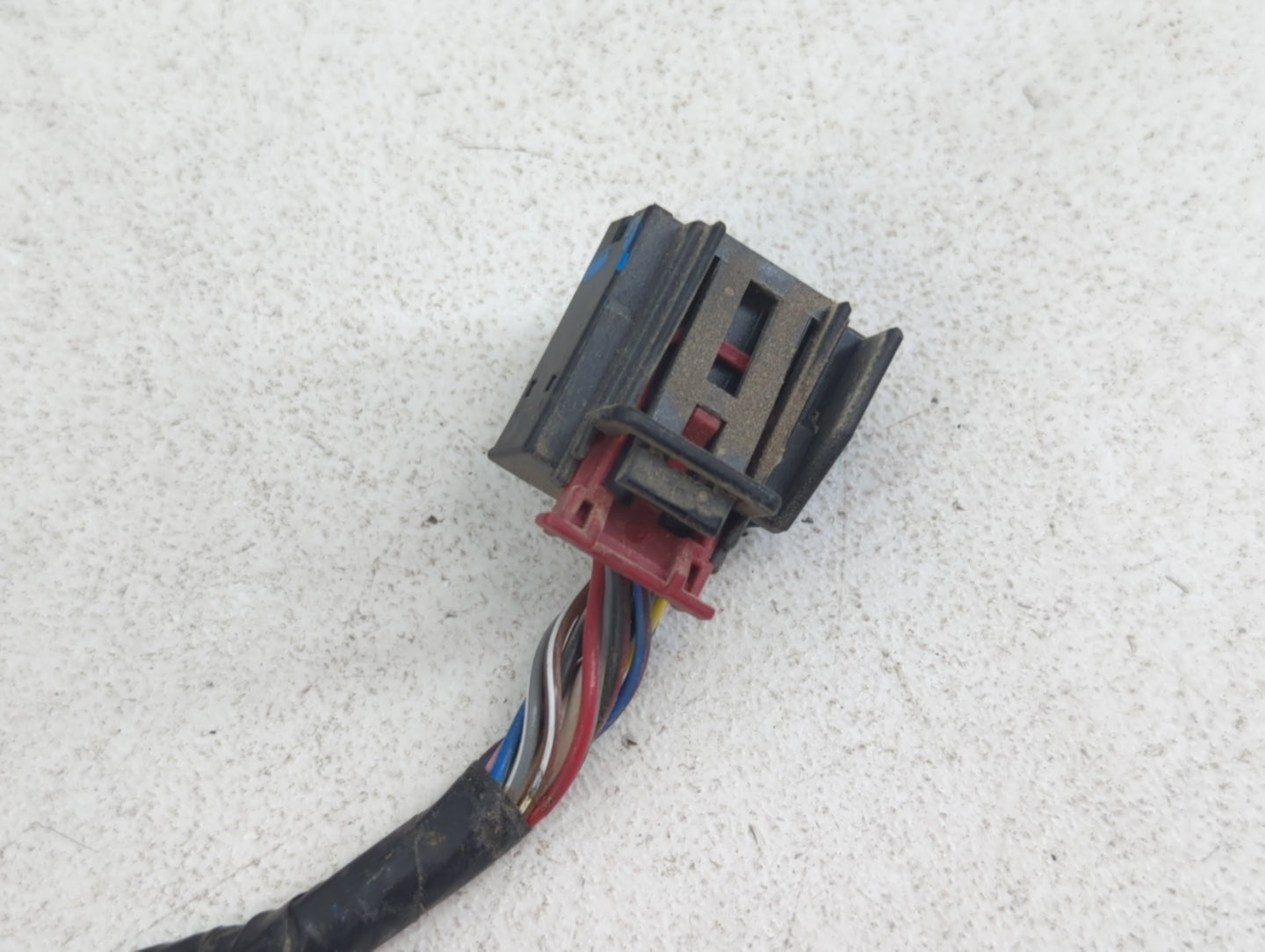 2010 Audi Q5 Side Mirror Replacement Driver Left View Door Mirror P/N:8R1 857 409 E Fits OEM Used Auto Parts - Oemusedautoparts1.com