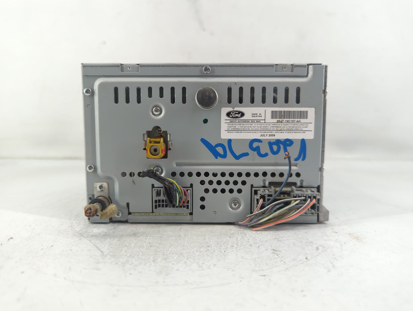 2010-2011 Ford Focus Radio AM FM Cd Player Receiver Replacement P/N:9S4T-19C157-AH Fits Fits 2010 2011 OEM Used Auto Parts - Oemusedautoparts1.com