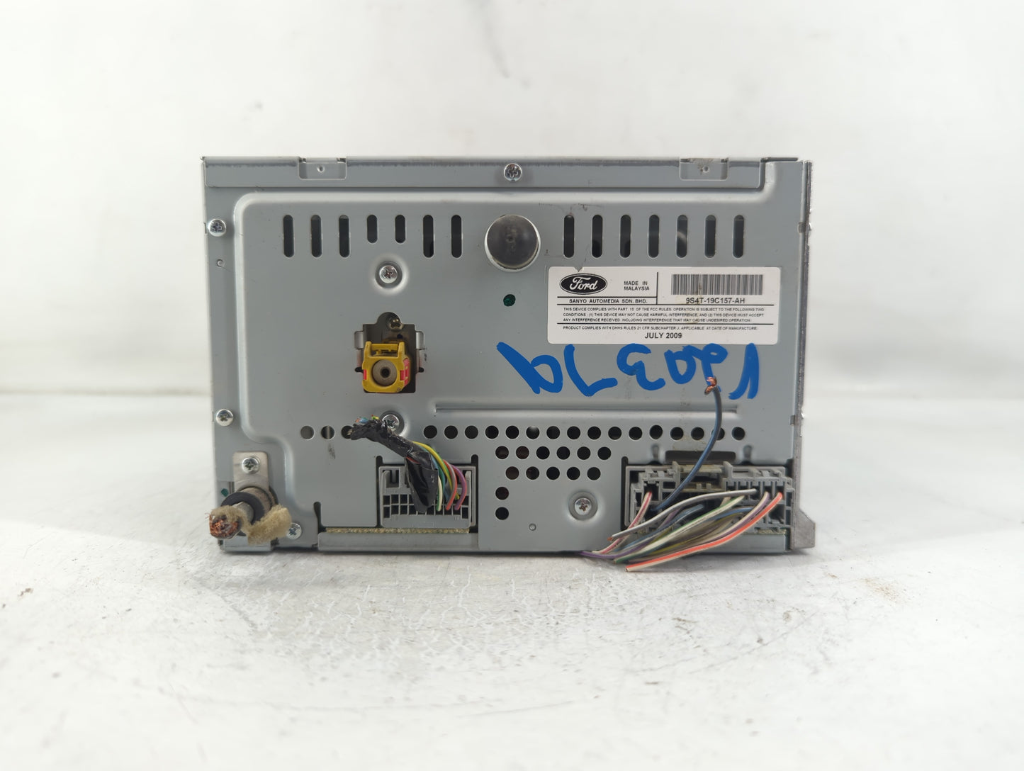 2010-2011 Ford Focus Radio AM FM Cd Player Receiver Replacement P/N:9S4T-19C157-AH Fits Fits 2010 2011 OEM Used Auto Parts - Oemusedautoparts1.com