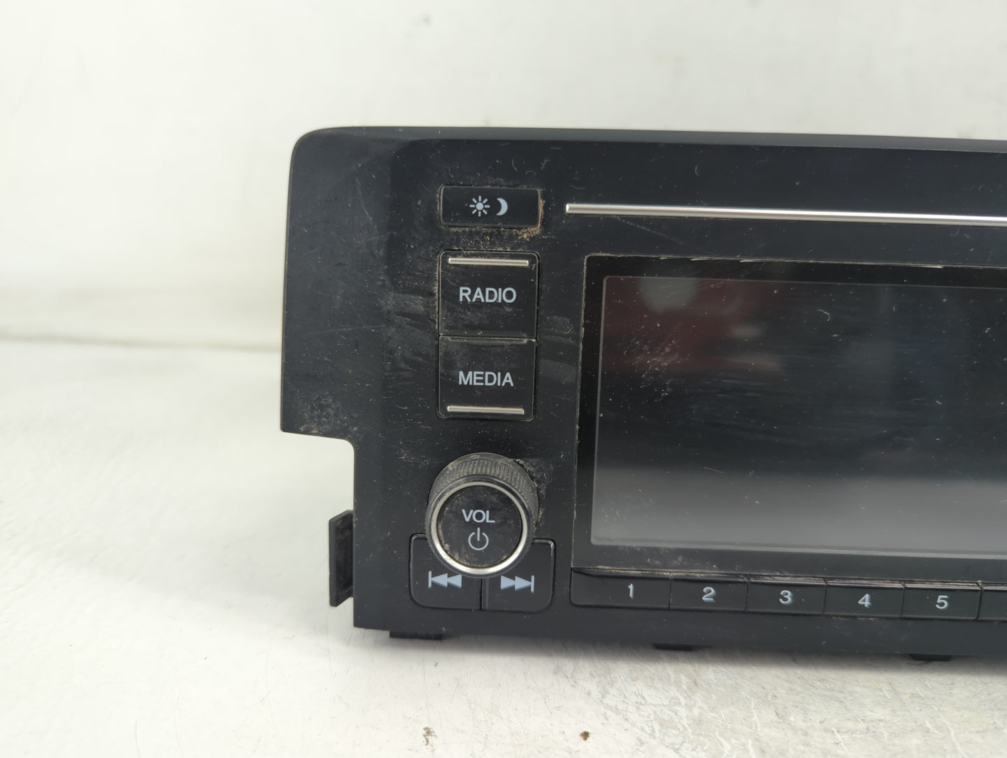 2016-2018 Honda Civic Radio AM FM Cd Player Receiver Replacement P/N:39100-TBG-A11 Fits Fits 2016 2017 2018 OEM Used Auto Parts - Oemusedautoparts1.com