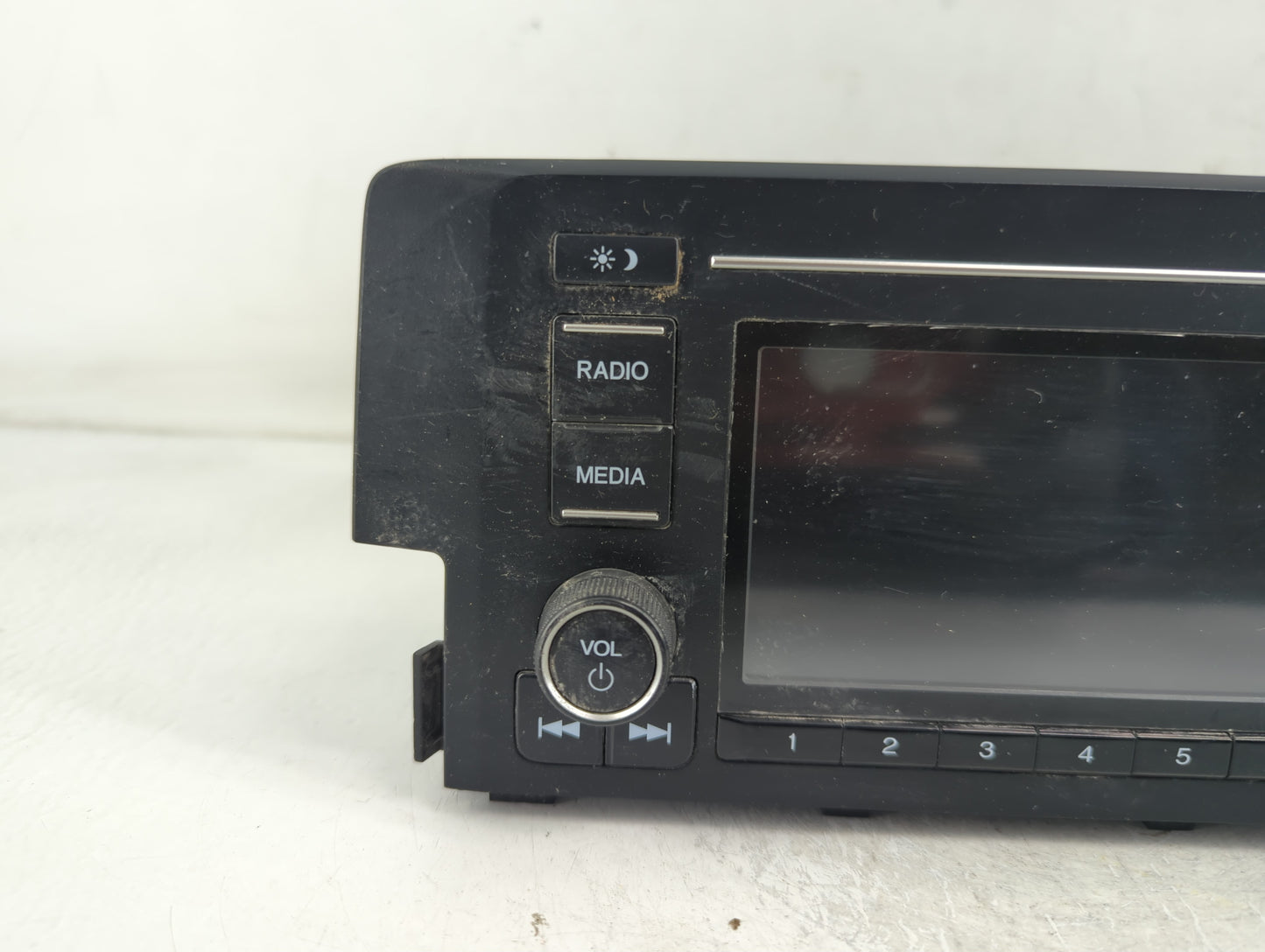 2016-2018 Honda Civic Radio AM FM Cd Player Receiver Replacement P/N:39100-TBG-A11 Fits Fits 2016 2017 2018 OEM Used Auto Parts - Oemusedautoparts1.com