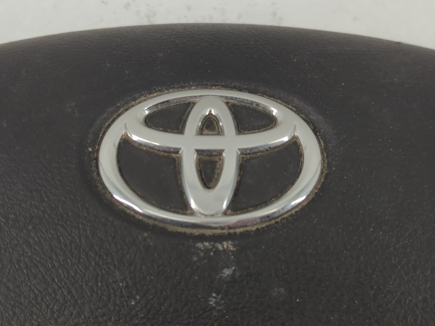 2008-2013 Toyota Highlander Air Bag Driver Left Steering Wheel Mounted P/N:2D000128ADZ Fits Fits 2008 2009 2010 2011 2012 2013 OEM Used Auto Parts - Oemusedautoparts1.com