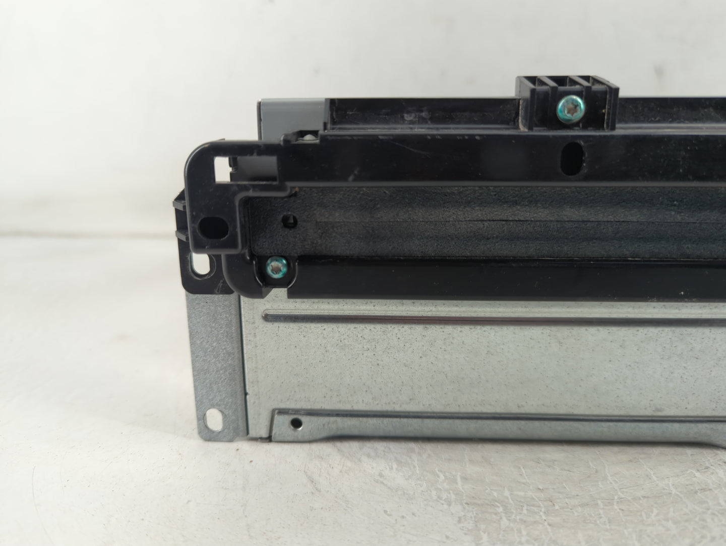 2013-2014 Dodge Charger Radio AM FM Cd Player Receiver Replacement P/N:P05091921AA Fits Fits 2013 2014 OEM Used Auto Parts - Oemusedautoparts1.com