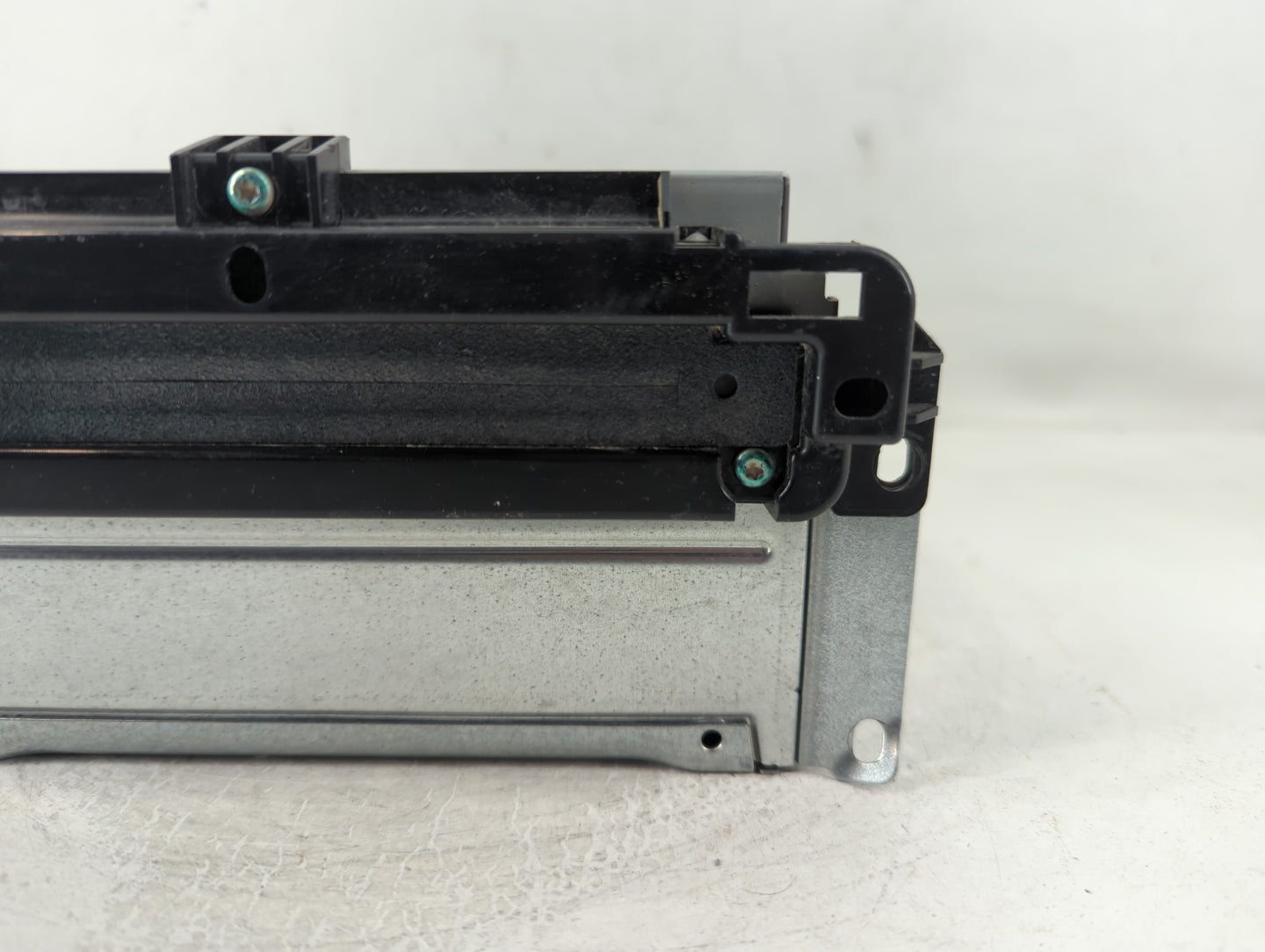 2013-2014 Dodge Charger Radio AM FM Cd Player Receiver Replacement P/N:P05091921AA Fits Fits 2013 2014 OEM Used Auto Parts - Oemusedautoparts1.com