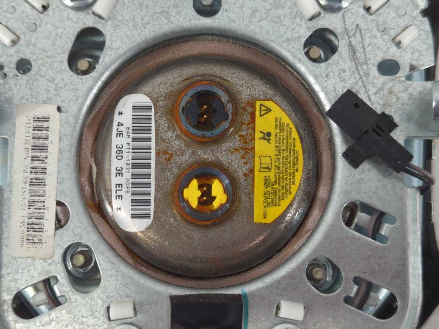 2013 Dodge Caravan Air Bag Driver Left Steering Wheel Mounted P/N:4JE 36D 3E ELE Fits Fits 2014 2015 2016 2017 2018 2019 2020 OEM Used Auto Parts - Oemusedautoparts1.com