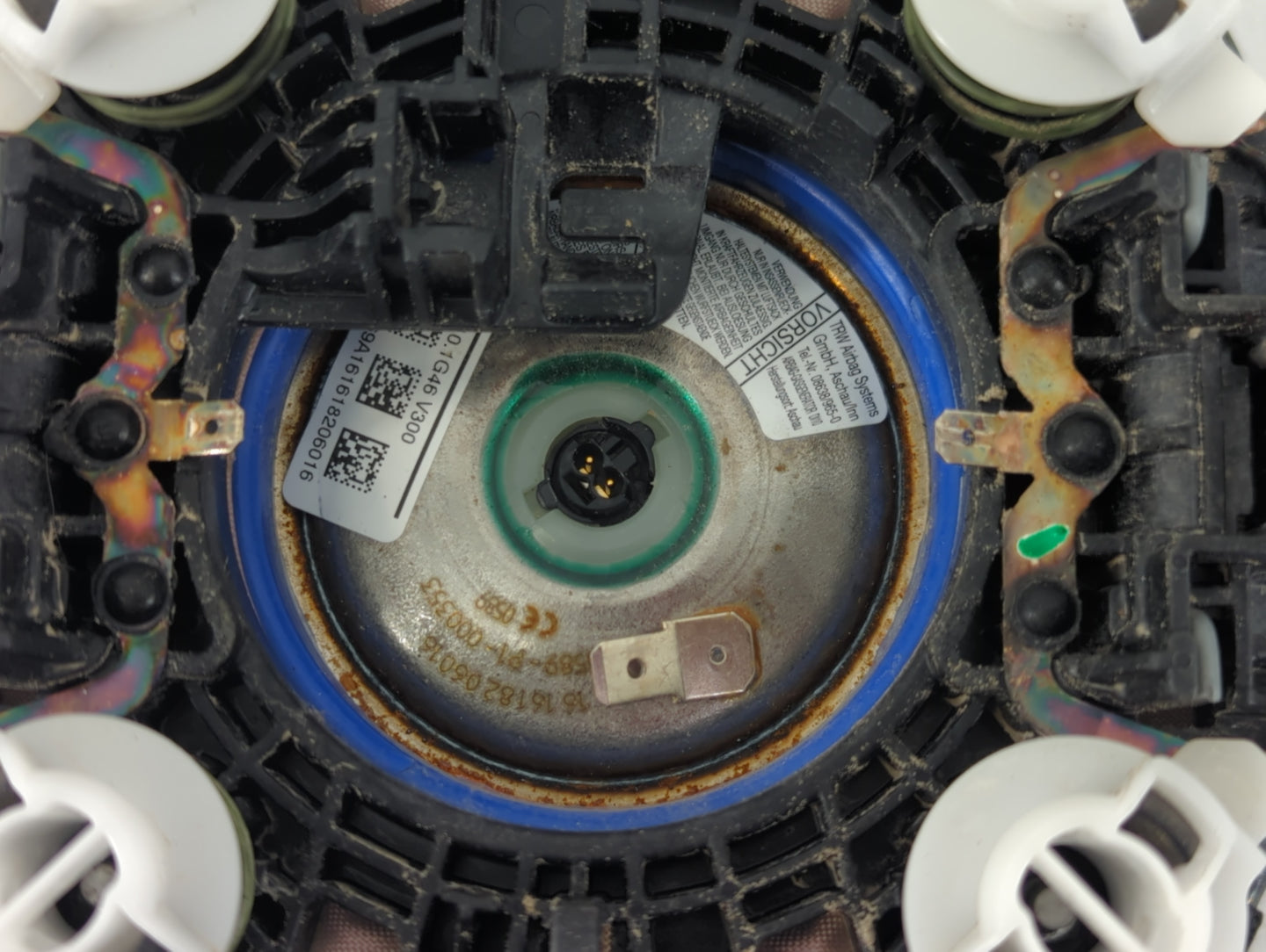 2015-2016 Audi A3 Air Bag Driver Left Steering Wheel Mounted P/N:8V0 880 201 BF Fits Fits 2015 2016 2017 2018 OEM Used Auto Parts - Oemusedautoparts1.com