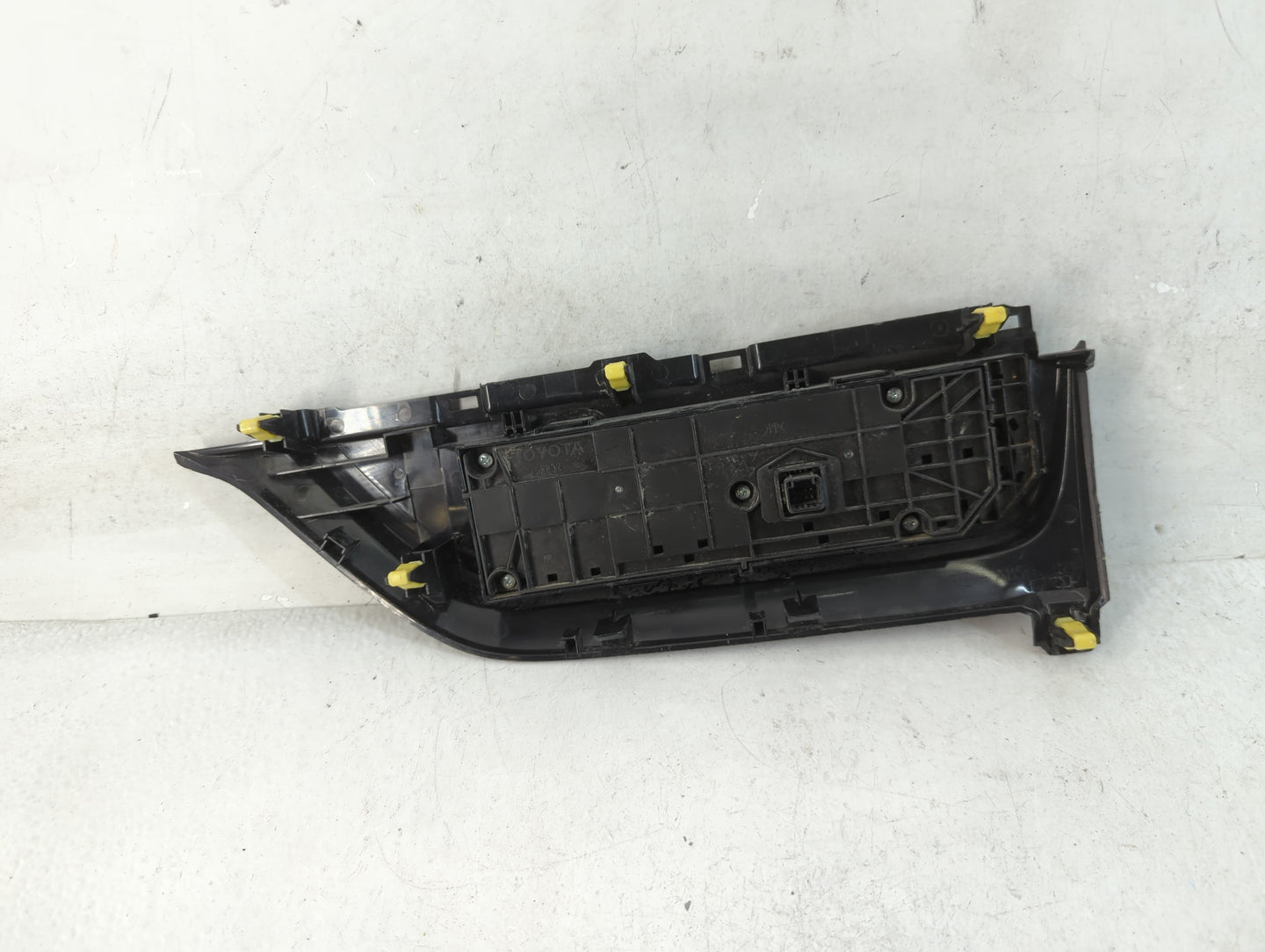 2014-2019 Toyota Corolla Climate Control Module Temperature AC/Heater Replacement Fits Fits 2013 2014 2015 2016 2017 2018 2019 OEM Used Auto Parts - Oemusedautoparts1.com
