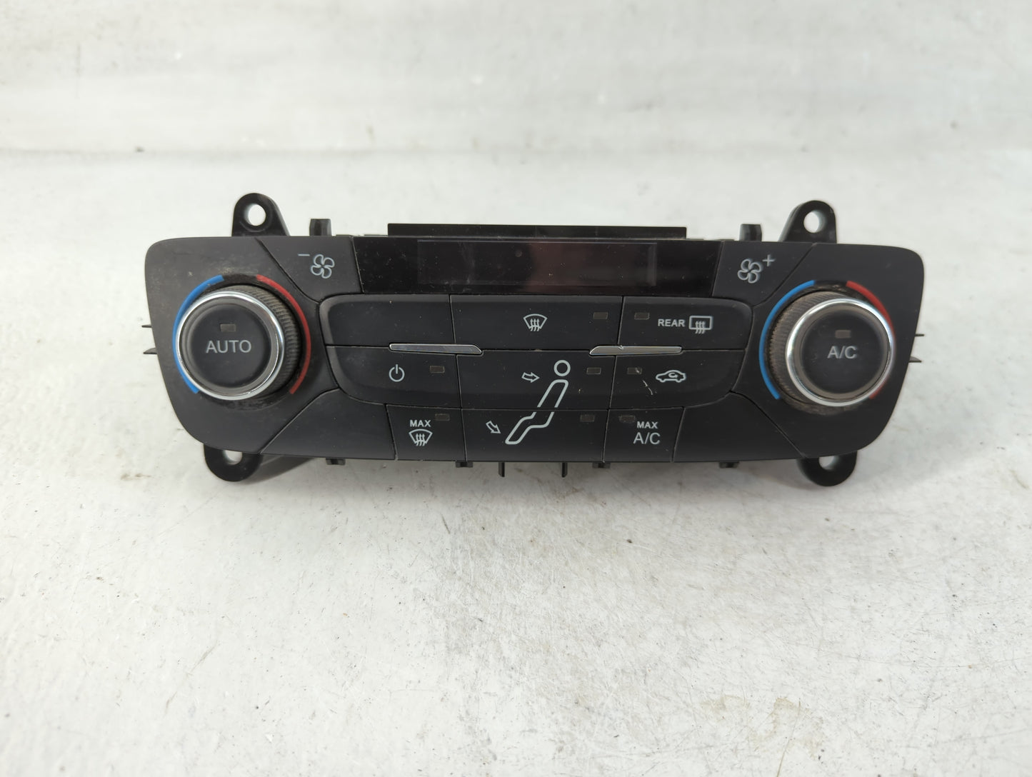 2015-2018 Ford Focus Climate Control Module Temperature AC/Heater Replacement P/N:F1ET-18C612-AF Fits Fits 2015 2016 2017 2018 OEM Used Auto Parts - Oemusedautoparts1.com