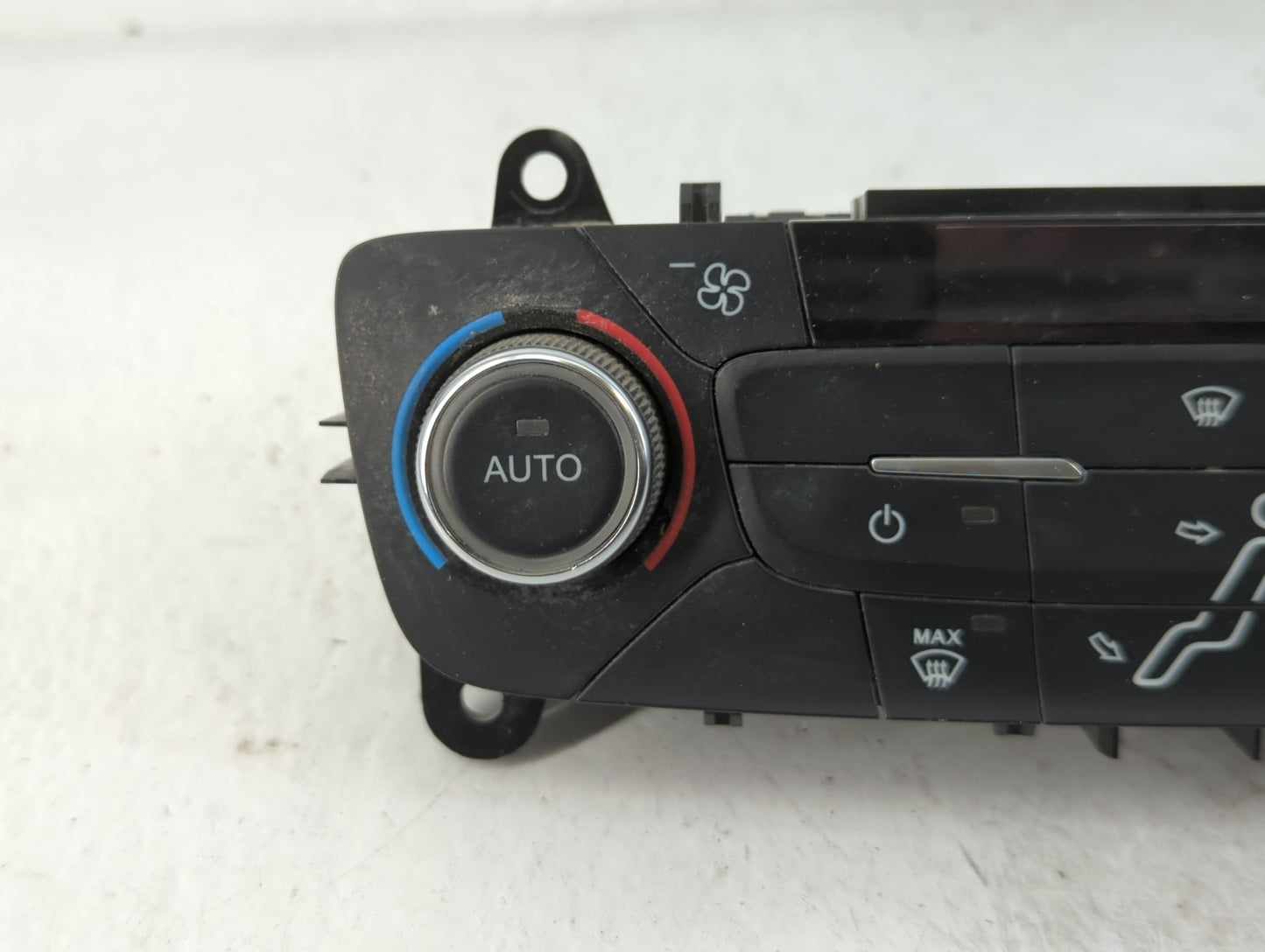 2015-2018 Ford Focus Climate Control Module Temperature AC/Heater Replacement P/N:F1ET-18C612-AF Fits Fits 2015 2016 2017 2018 OEM Used Auto Parts - Oemusedautoparts1.com
