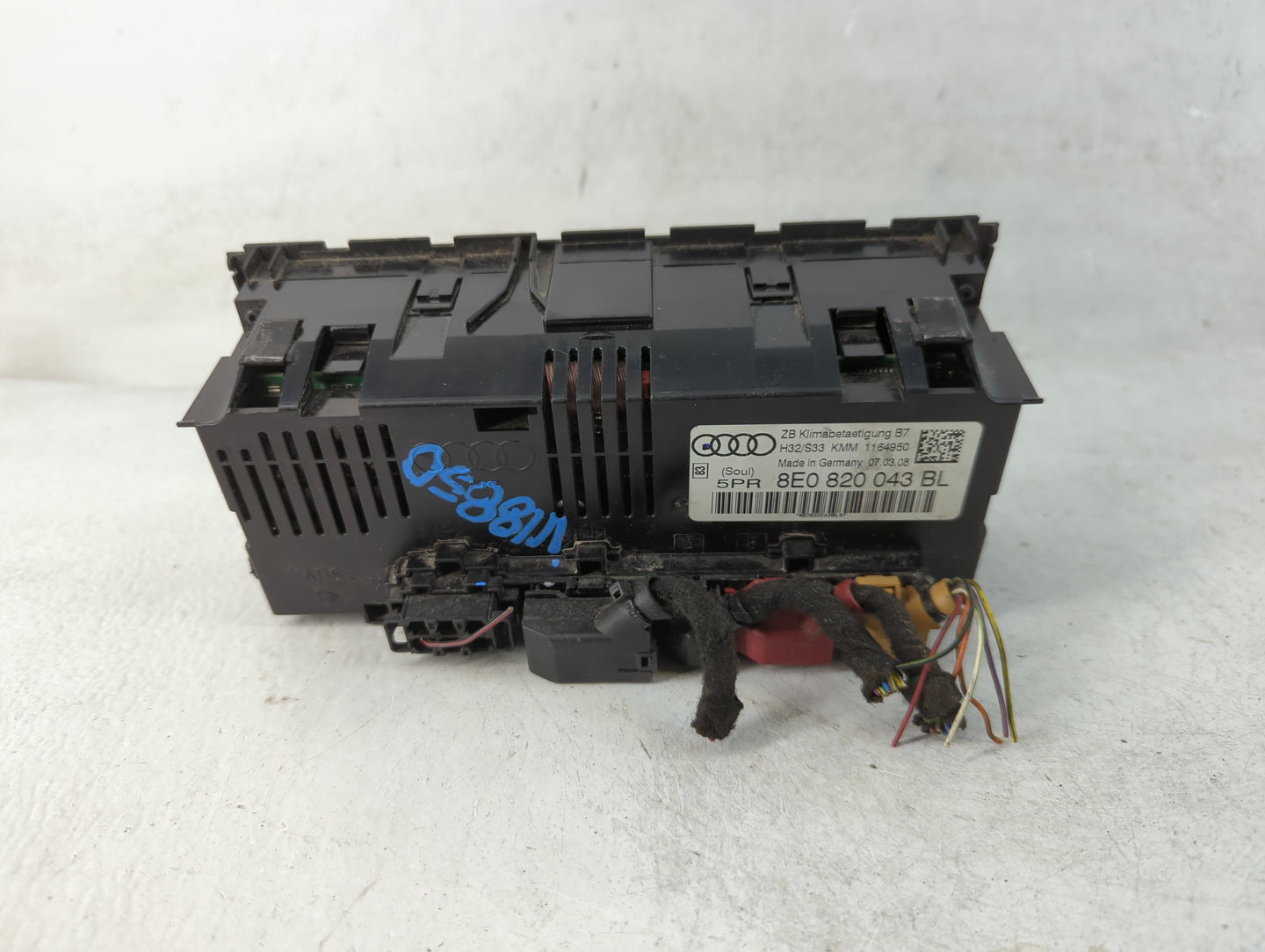 2005-2009 Audi A4 Climate Control Module Temperature AC/Heater Replacement P/N:8E0 820 043 BL Fits Fits 2005 2006 2007 2008 2009 OEM Used Auto Parts - Oemusedautoparts1.com