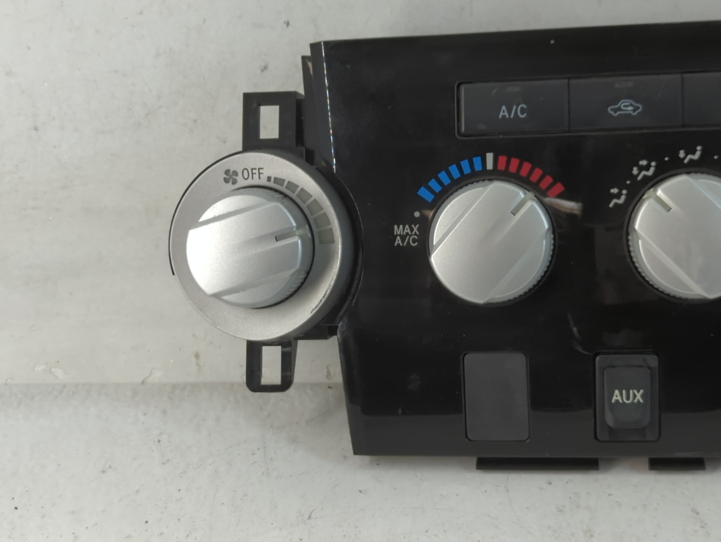 2008-2009 Toyota Tundra Climate Control Module Temperature AC/Heater Replacement Fits Fits 2008 2009 OEM Used Auto Parts - Oemusedautoparts1.com