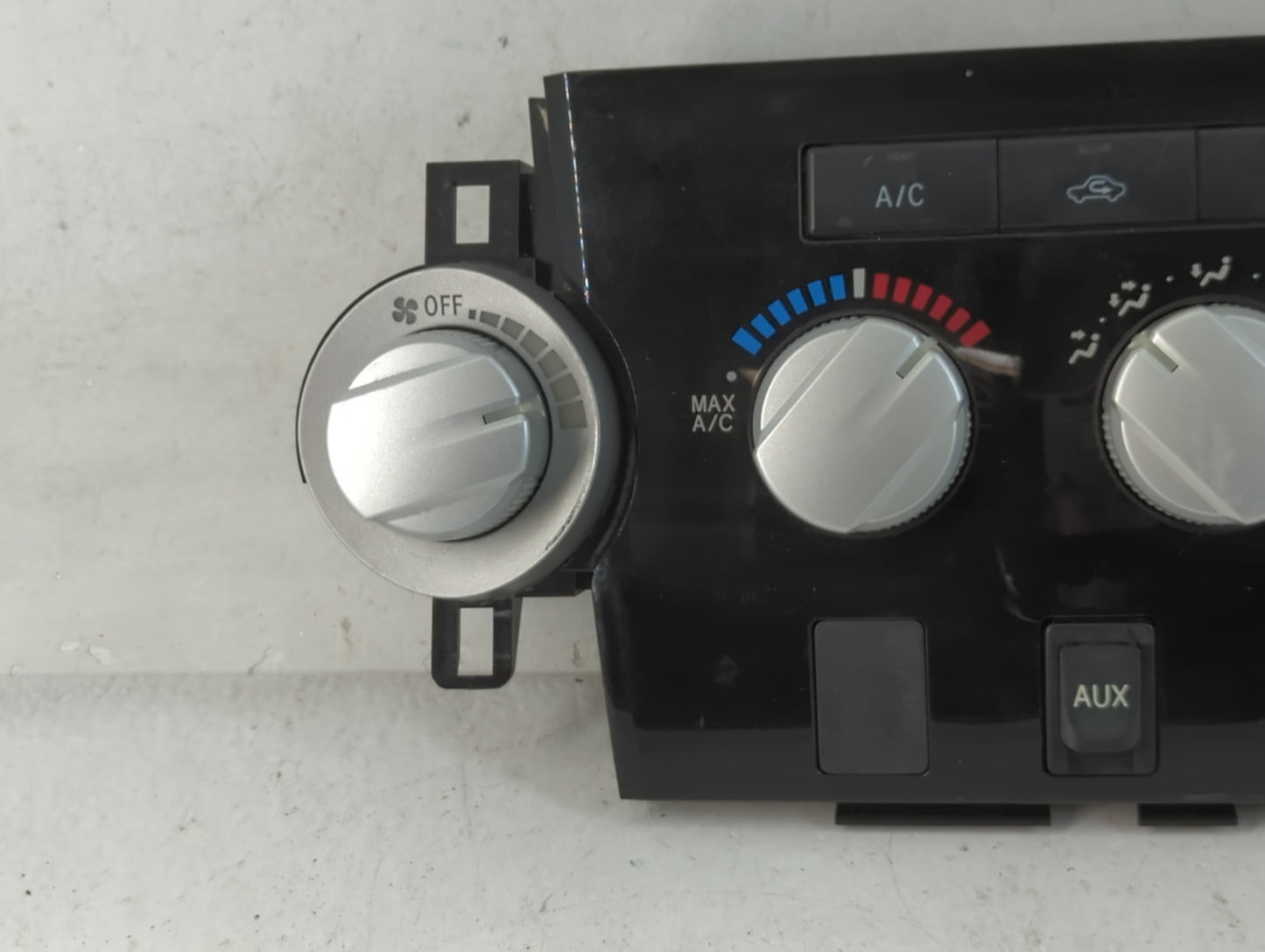 2008-2009 Toyota Tundra Climate Control Module Temperature AC/Heater Replacement Fits Fits 2008 2009 OEM Used Auto Parts - Oemusedautoparts1.com
