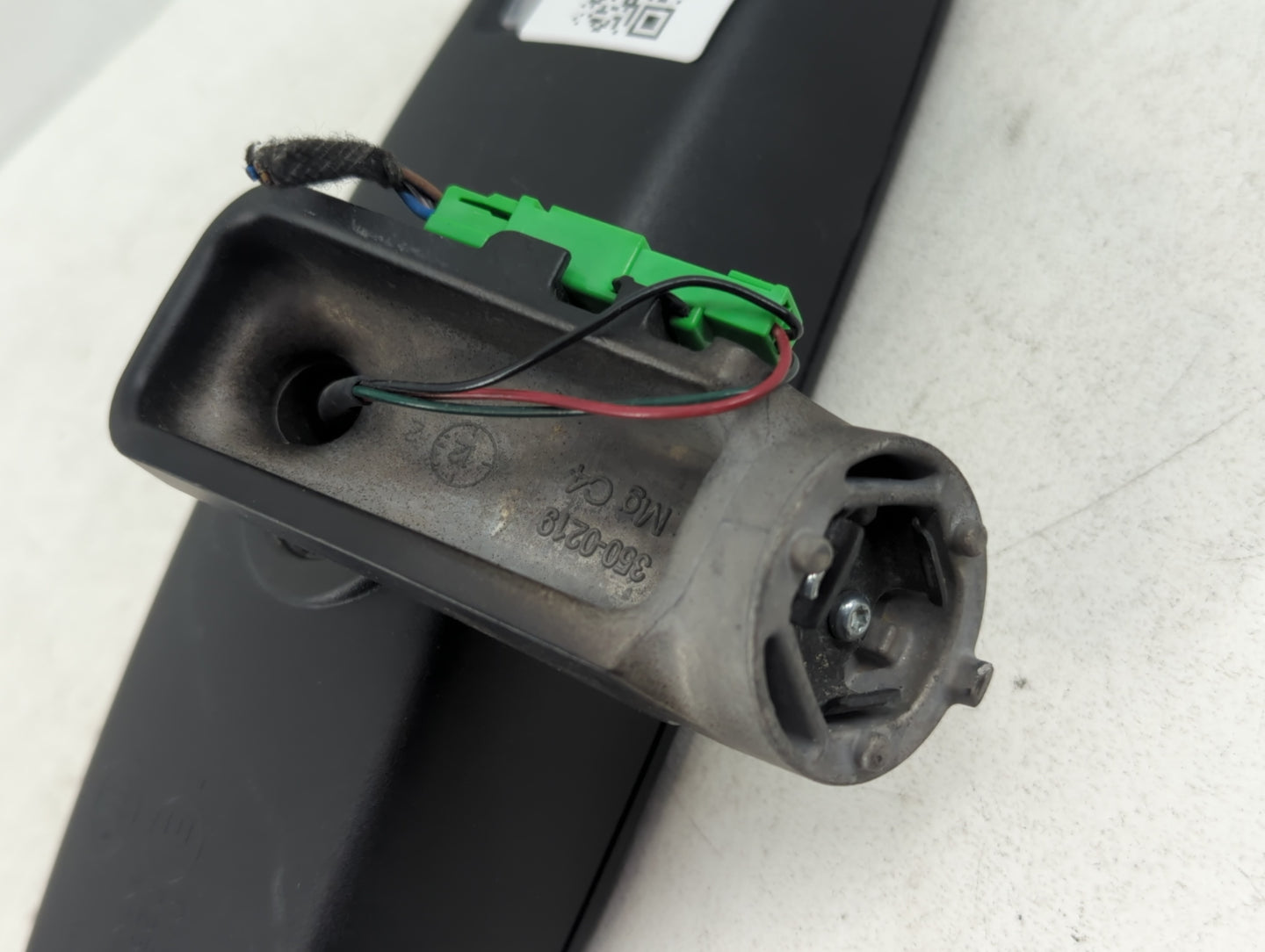 2011-2013 Volvo S60 Interior Rear View Mirror Replacement OEM P/N:E11015891 E11025891 Fits Fits 2011 2012 2013 OEM Used Auto Parts - Oemusedautoparts1.com