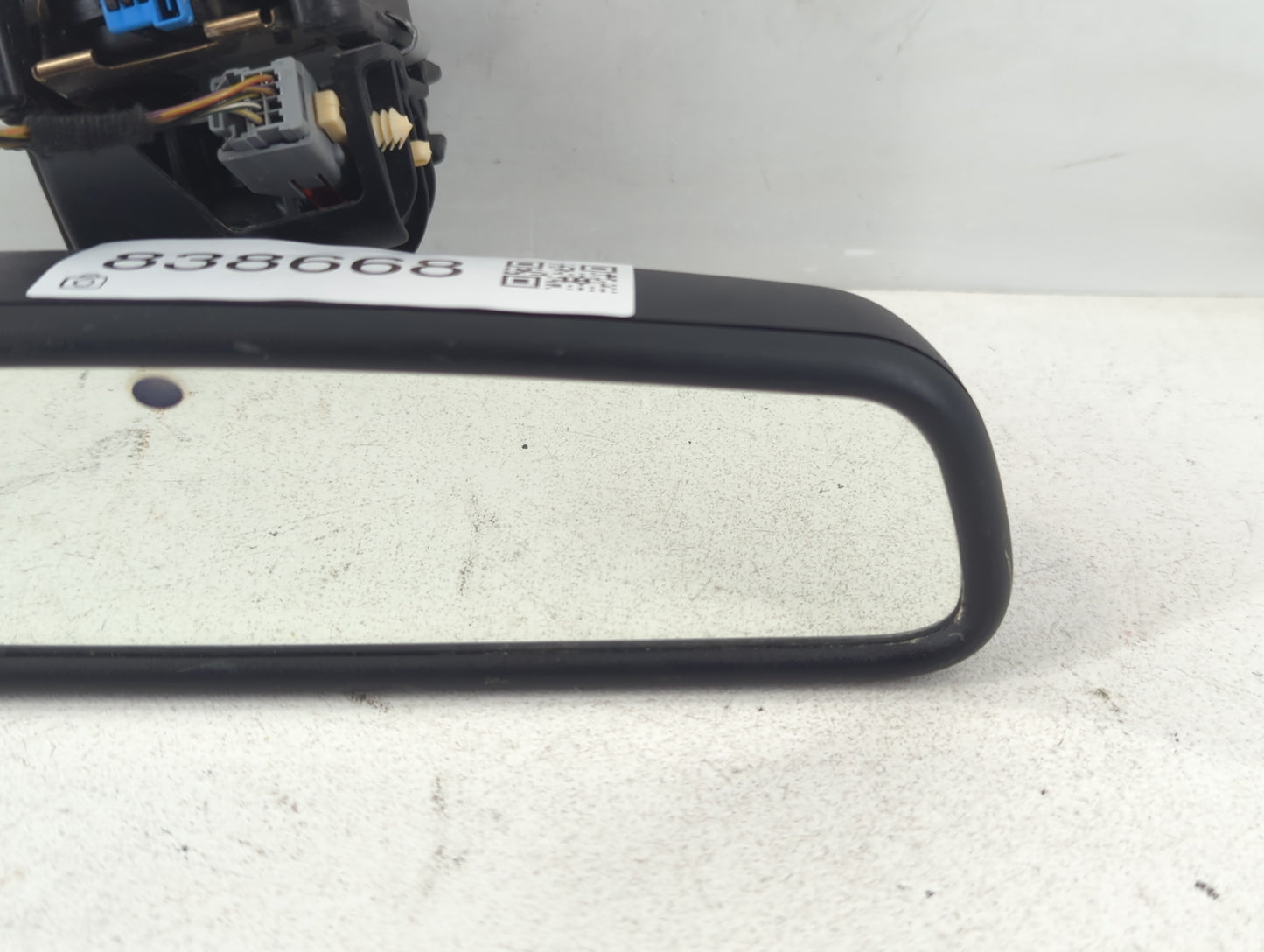 2014-2015 Land Rover Range Rover Evoque Interior Rear View Mirror Replacement OEM P/N:E11025891 Fits Fits 2014 2015 OEM Used Auto Parts - Oemusedautoparts1.com