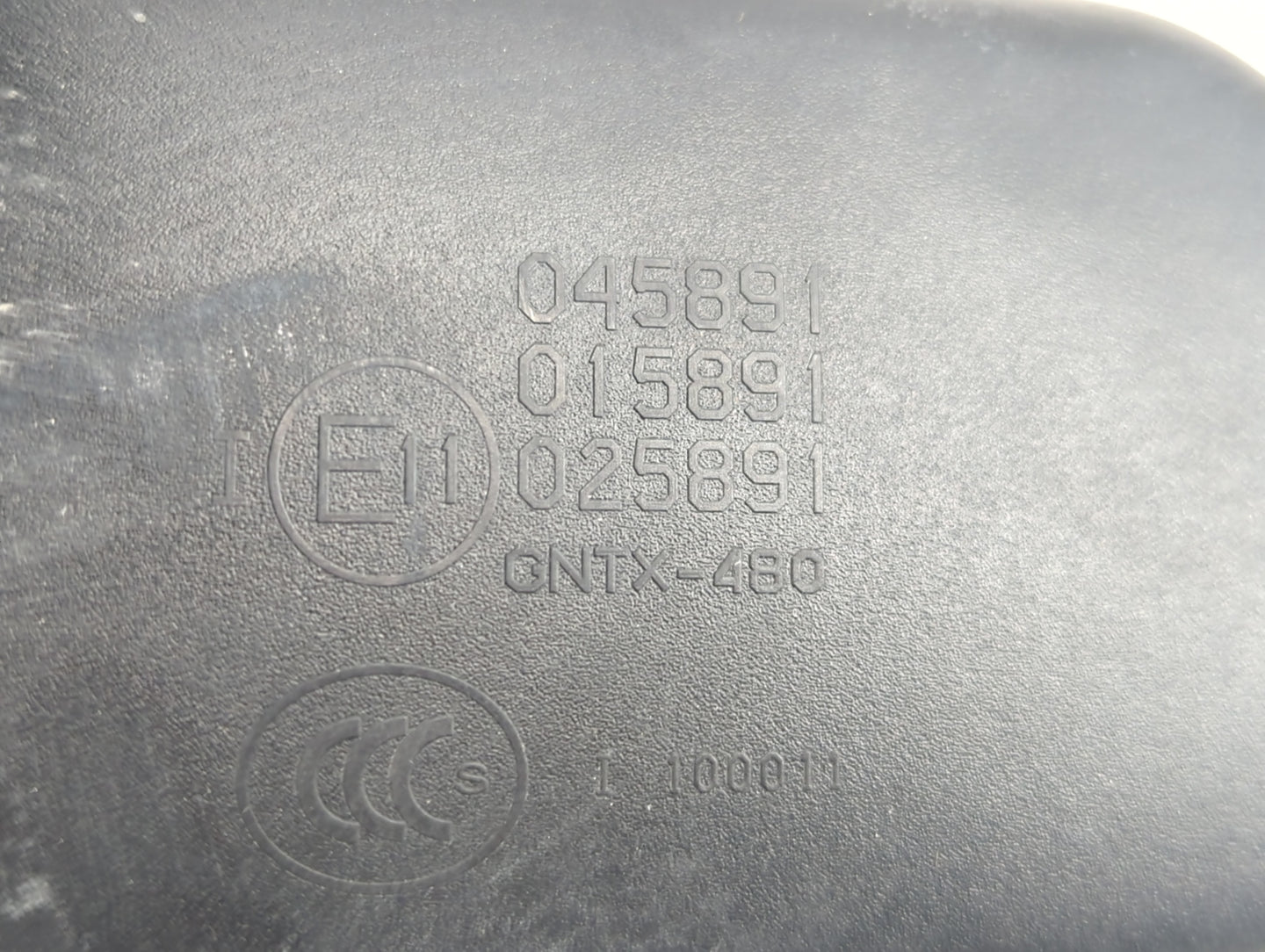 2014-2015 Land Rover Range Rover Evoque Interior Rear View Mirror Replacement OEM P/N:E11025891 Fits Fits 2014 2015 OEM Used Auto Parts - Oemusedautoparts1.com