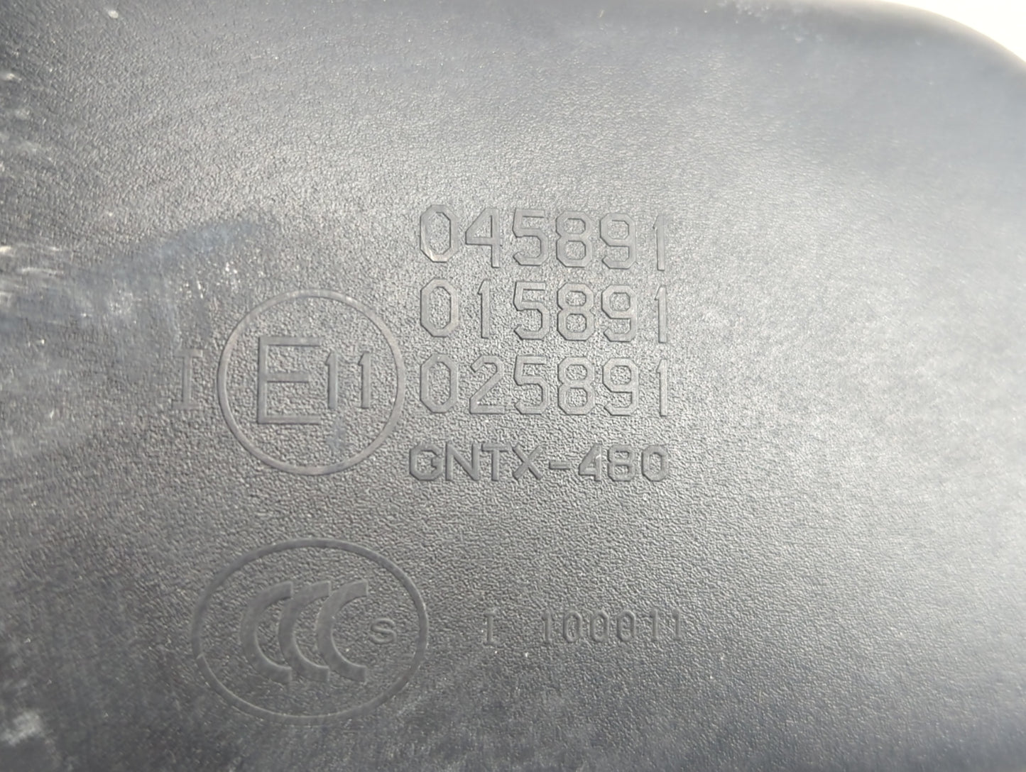 2014-2015 Land Rover Range Rover Evoque Interior Rear View Mirror Replacement OEM P/N:E11025891 Fits Fits 2014 2015 OEM Used Auto Parts - Oemusedautoparts1.com