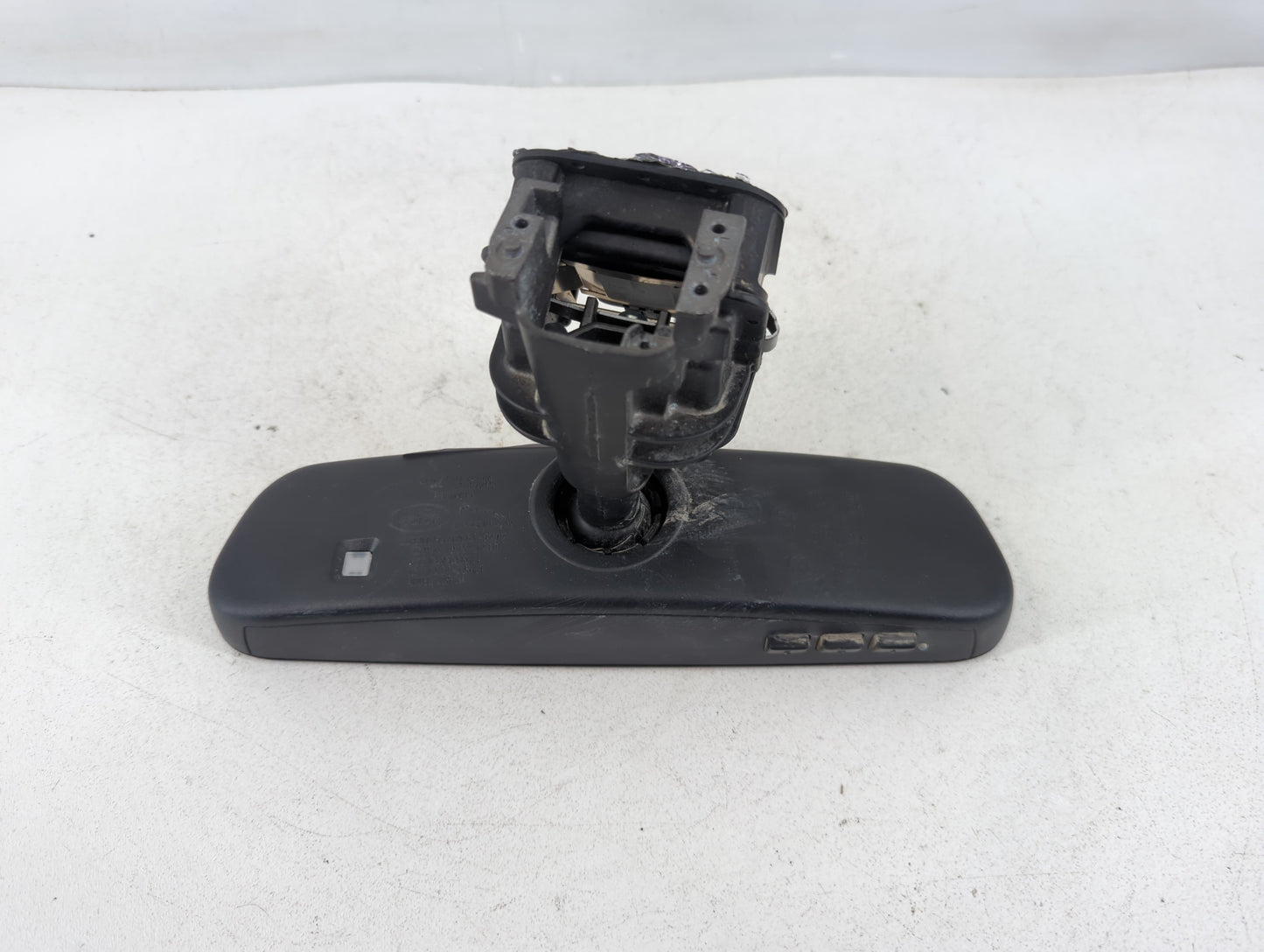 2014-2015 Land Rover Range Rover Evoque Interior Rear View Mirror Replacement OEM P/N:E11025891 Fits Fits 2014 2015 OEM Used Auto Parts - Oemusedautoparts1.com