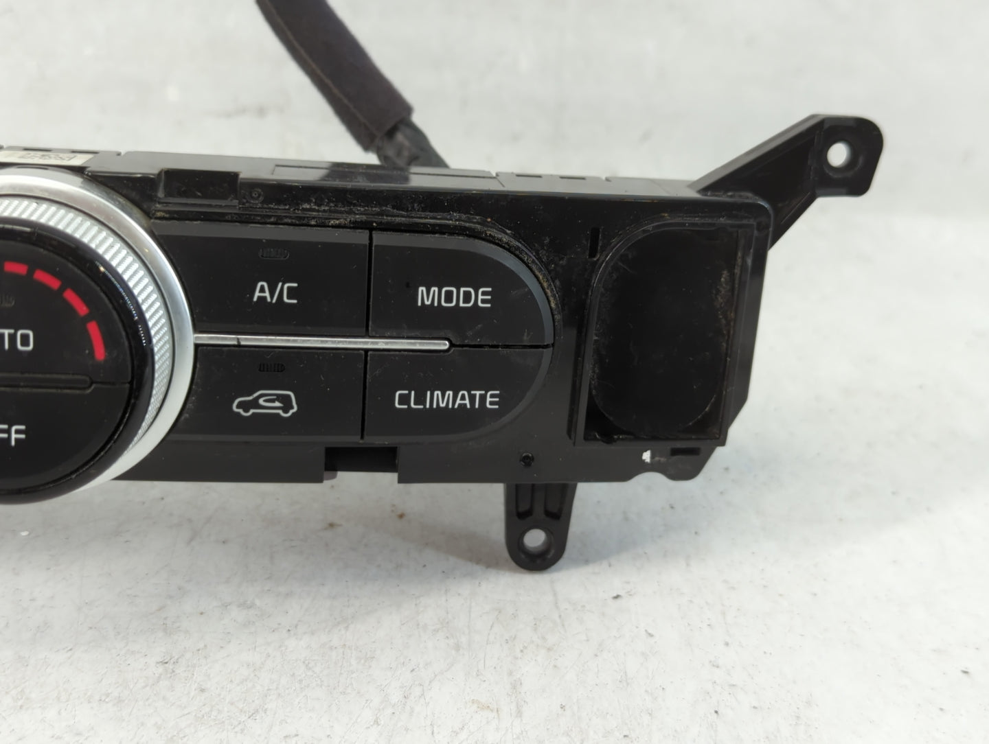 2017-2019 Kia Soul Climate Control Module Temperature AC/Heater Replacement P/N:97250-B2GQ1CA Fits Fits 2017 2018 2019 OEM Used Auto Parts - Oemusedautoparts1.com