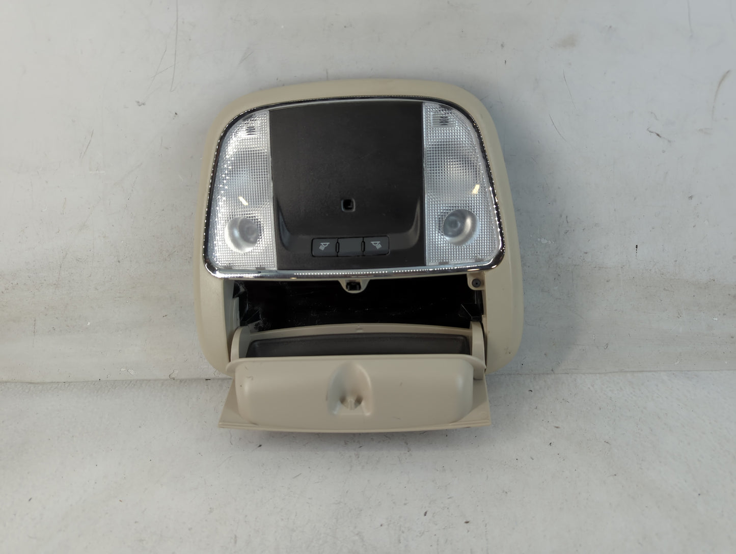 2020 Chrysler 300 Overhead Roof Console - Oemusedautoparts1.com