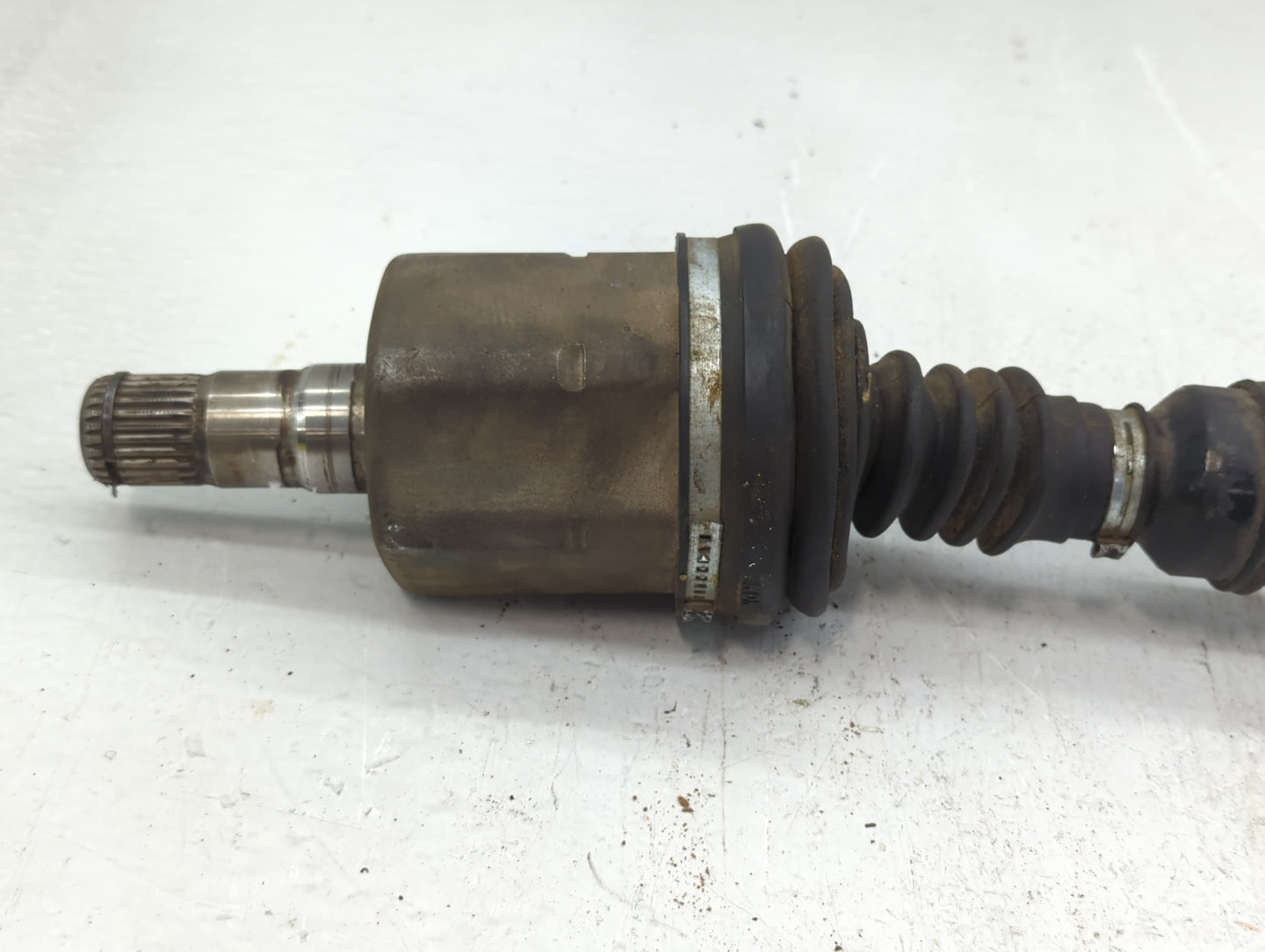 2006-2010 Volkswagen Passat Axle Shaft Front Passenger Cv C/v - Oemusedautoparts1.com