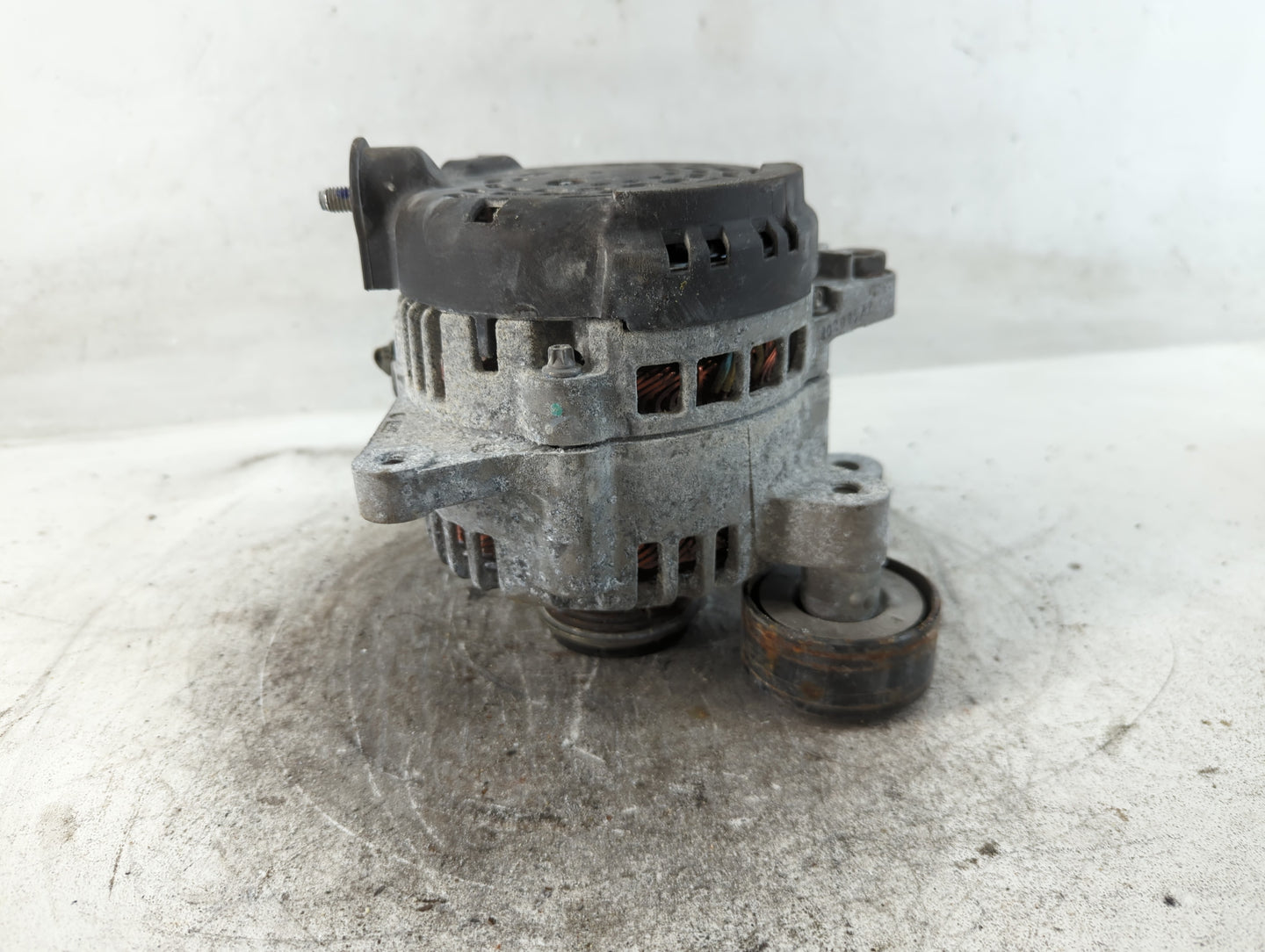 2017-2022 Kia Forte Alternator Replacement Generator Charging Assembly Engine OEM P/N:61001473 37300-2E821 Fits OEM Used Auto Parts - Oemusedautoparts1.com