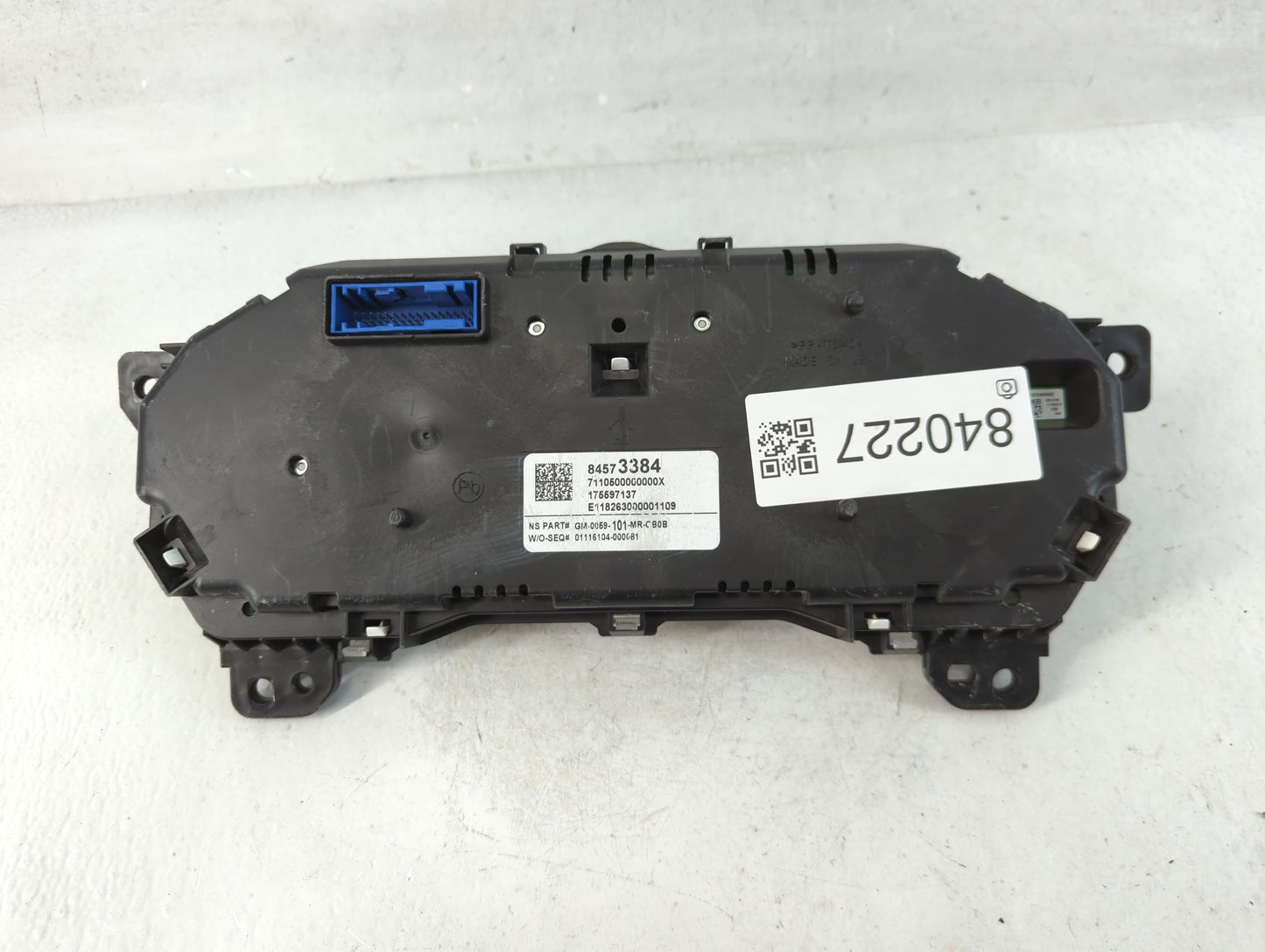 2019 Chevrolet Traverse Instrument Cluster Speedometer Gauges P/N:84573384 Fits OEM Used Auto Parts - Oemusedautoparts1.com