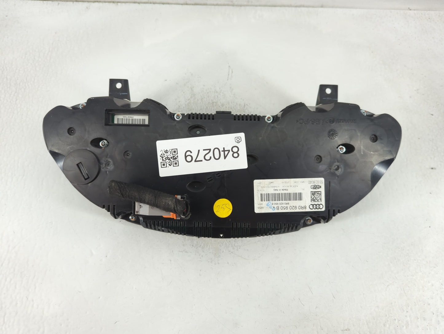 2009-2010 Audi Q5 Instrument Cluster Speedometer Gauges P/N:8R0 920 950 B Fits Fits 2009 2010 OEM Used Auto Parts - Oemusedautoparts1.com