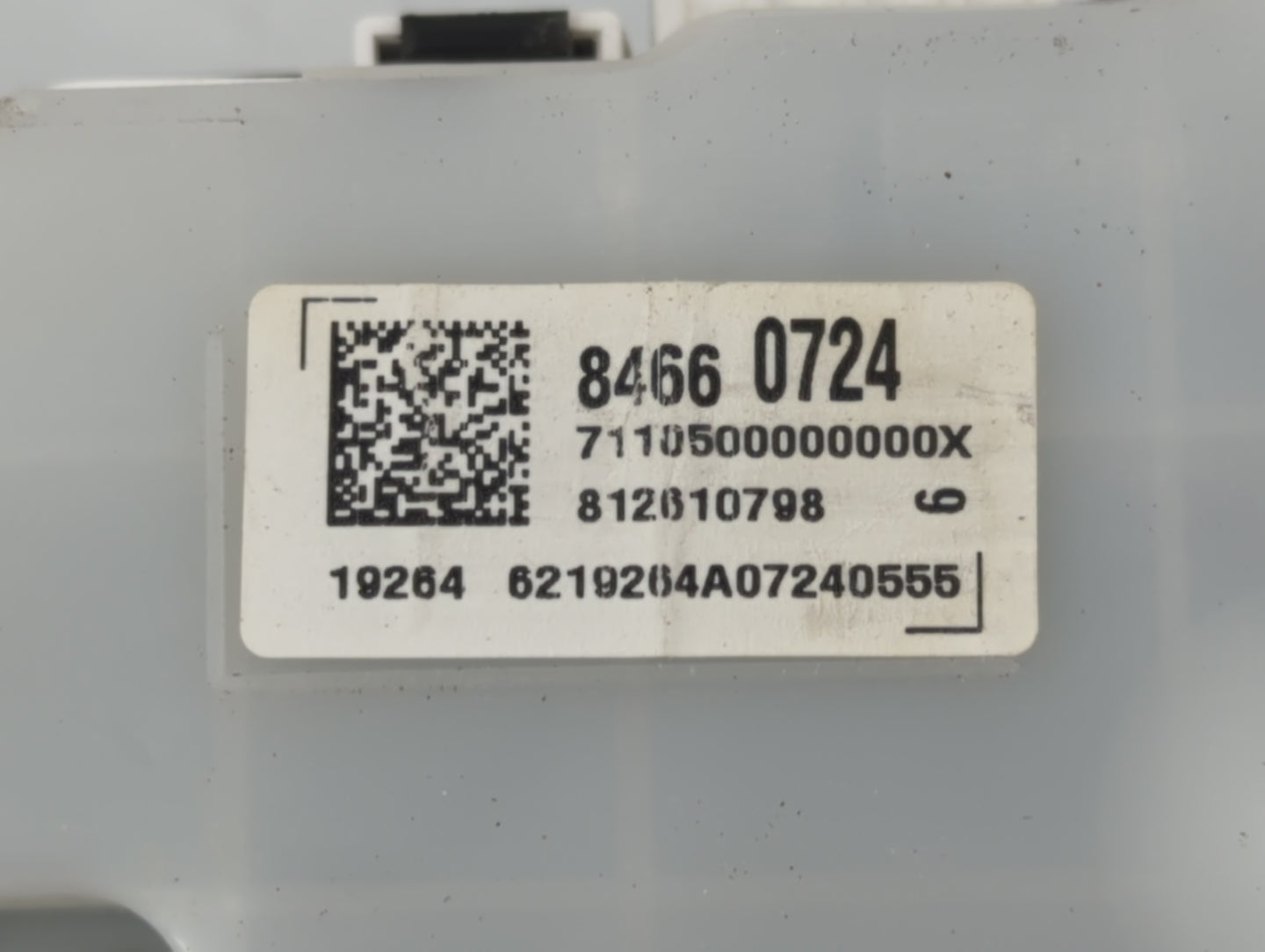 2020-2021 Chevrolet Malibu Instrument Cluster Speedometer Gauges P/N:84660724 Fits Fits 2020 2021 OEM Used Auto Parts - Oemusedautoparts1.com