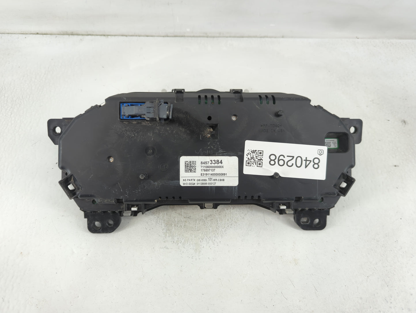 2019 Chevrolet Traverse Instrument Cluster Speedometer Gauges P/N:84573384 Fits OEM Used Auto Parts - Oemusedautoparts1.com