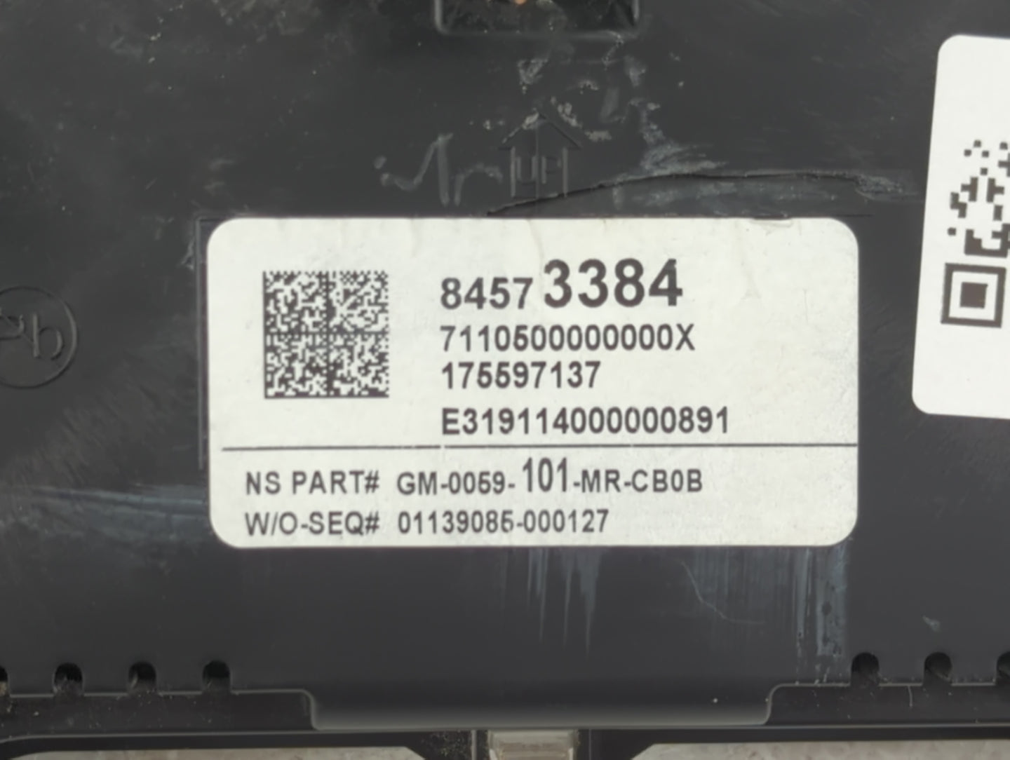 2019 Chevrolet Traverse Instrument Cluster Speedometer Gauges P/N:84573384 Fits OEM Used Auto Parts - Oemusedautoparts1.com