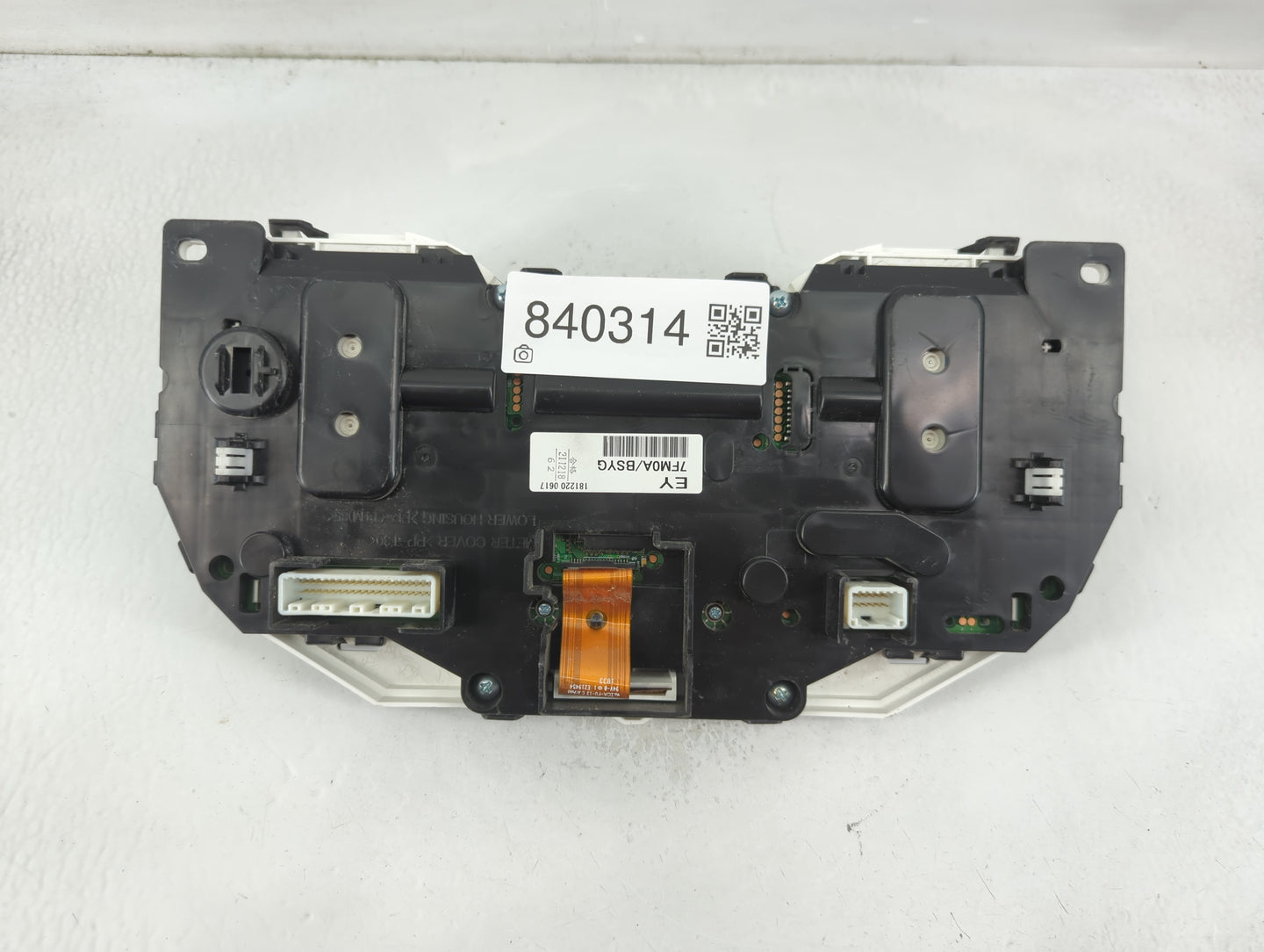 2019-2020 Nissan Rogue Instrument Cluster Speedometer Gauges P/N:181220 0617 Fits Fits 2019 2020 OEM Used Auto Parts - Oemusedautoparts1.com