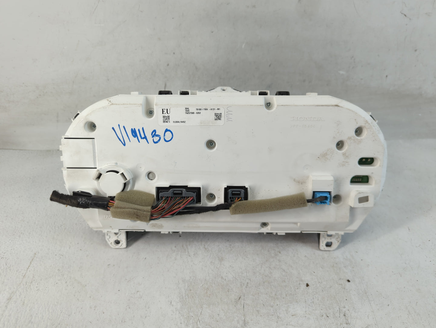 2021-2022 Honda Accord Instrument Cluster Speedometer Gauges P/N:78100-TWA-A131-M1 Fits Fits 2021 2022 OEM Used Auto Parts - Oemusedautoparts1.com