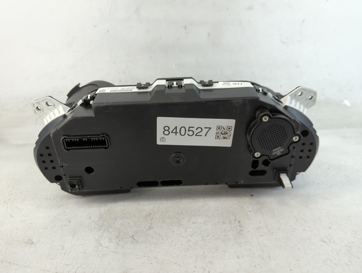 2019-2020 Kia Sedona Instrument Cluster Speedometer Gauges P/N:94051-A9190 Fits Fits 2019 2020 OEM Used Auto Parts - Oemusedautoparts1.com