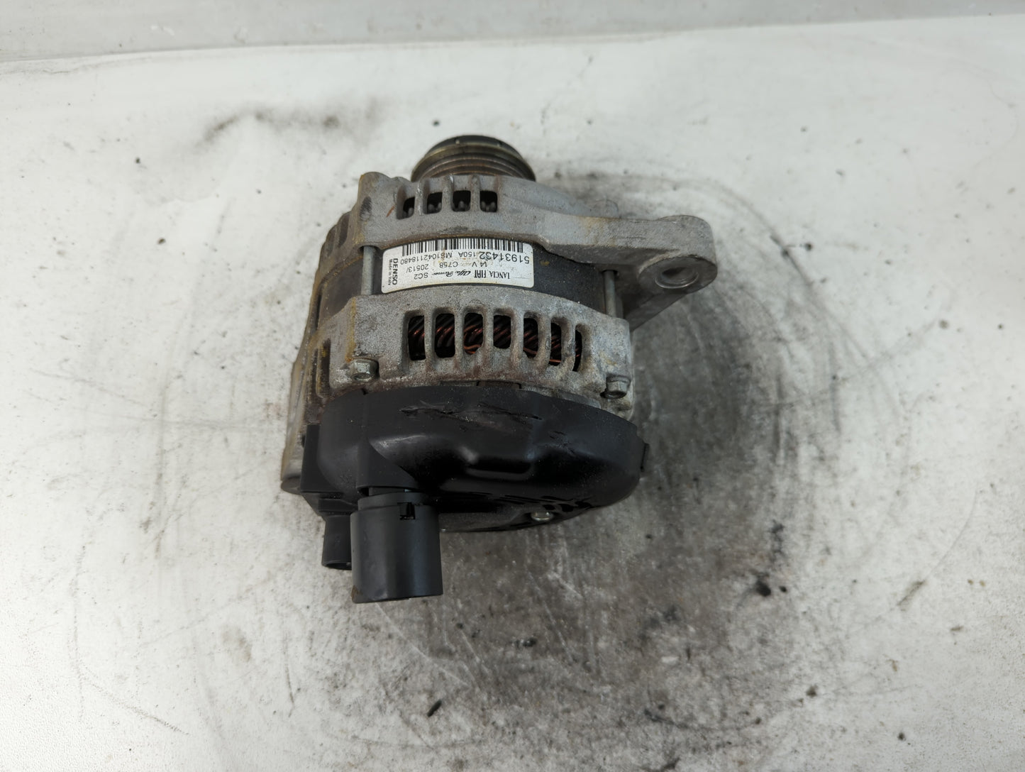 2014-2017 Fiat 500 Alternator Replacement Generator Charging Assembly Engine OEM P/N:51931432 Fits Fits 2014 2015 2016 2017 2018 OEM Used Auto Parts - Oemusedautoparts1.com
