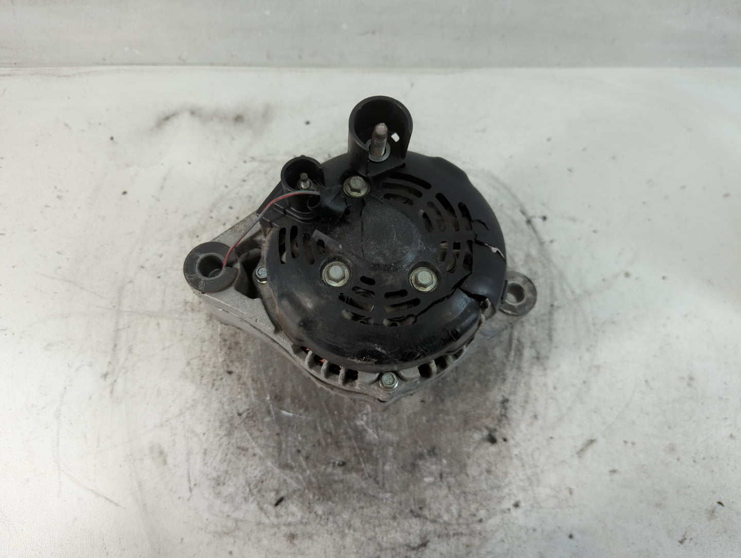2014-2017 Fiat 500 Alternator Replacement Generator Charging Assembly Engine OEM P/N:51931432 Fits Fits 2014 2015 2016 2017 2018 OEM Used Auto Parts - Oemusedautoparts1.com