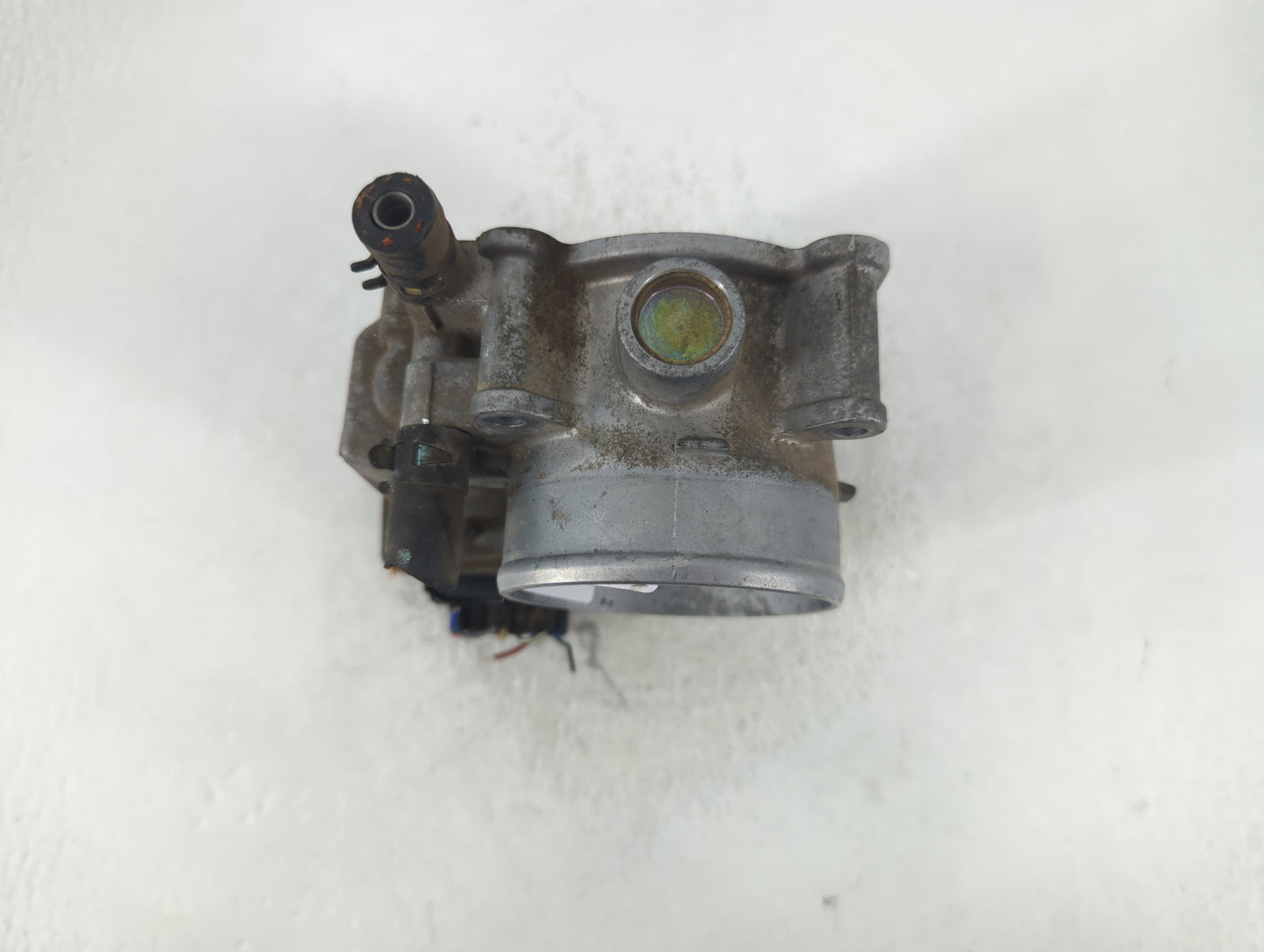 2003-2009 Toyota 4runner Throttle Body P/N:32030-31010 Fits Fits 2003 2004 2005 2006 2007 2008 2009 2010 2011 2012 2013 2014 2015 OEM Used Auto Parts - Oemusedautoparts1.com