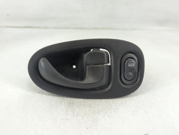 2003 Saturn Vue Passenger Side Front Inside Door Handle Oem - Oemusedautoparts1.com