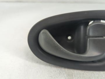 2003 Saturn Vue Passenger Side Front Inside Door Handle Oem