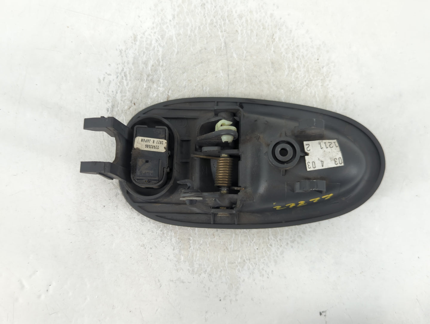 2003 Saturn Vue Passenger Side Front Inside Door Handle Oem - Oemusedautoparts1.com
