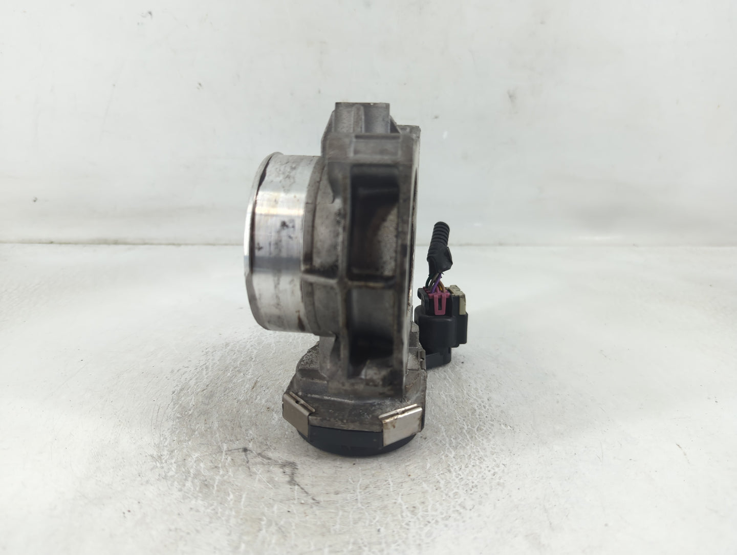 2010-2012 Gmc Terrain Throttle Body P/N:A994AA9032C Fits Fits 2007 2008 2009 2010 2011 2012 OEM Used Auto Parts - Oemusedautoparts1.com