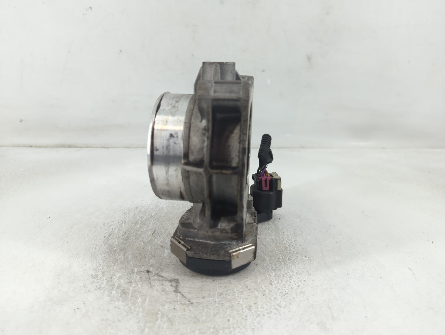 2010-2012 Gmc Terrain Throttle Body P/N:A994AA9032C Fits Fits 2007 2008 2009 2010 2011 2012 OEM Used Auto Parts - Oemusedautoparts1.com