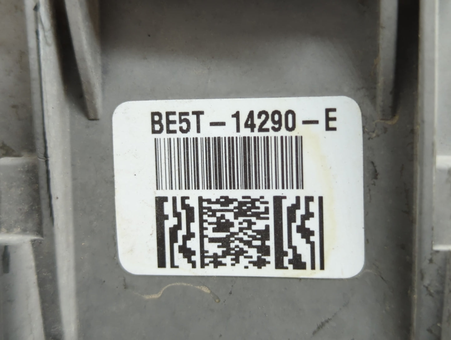 2010-2012 Ford Fusion Fusebox Fuse Box Panel Relay Module P/N:BE5T-14290-E Fits Fits 2010 2011 2012 OEM Used Auto Parts - Oemusedautoparts1.com