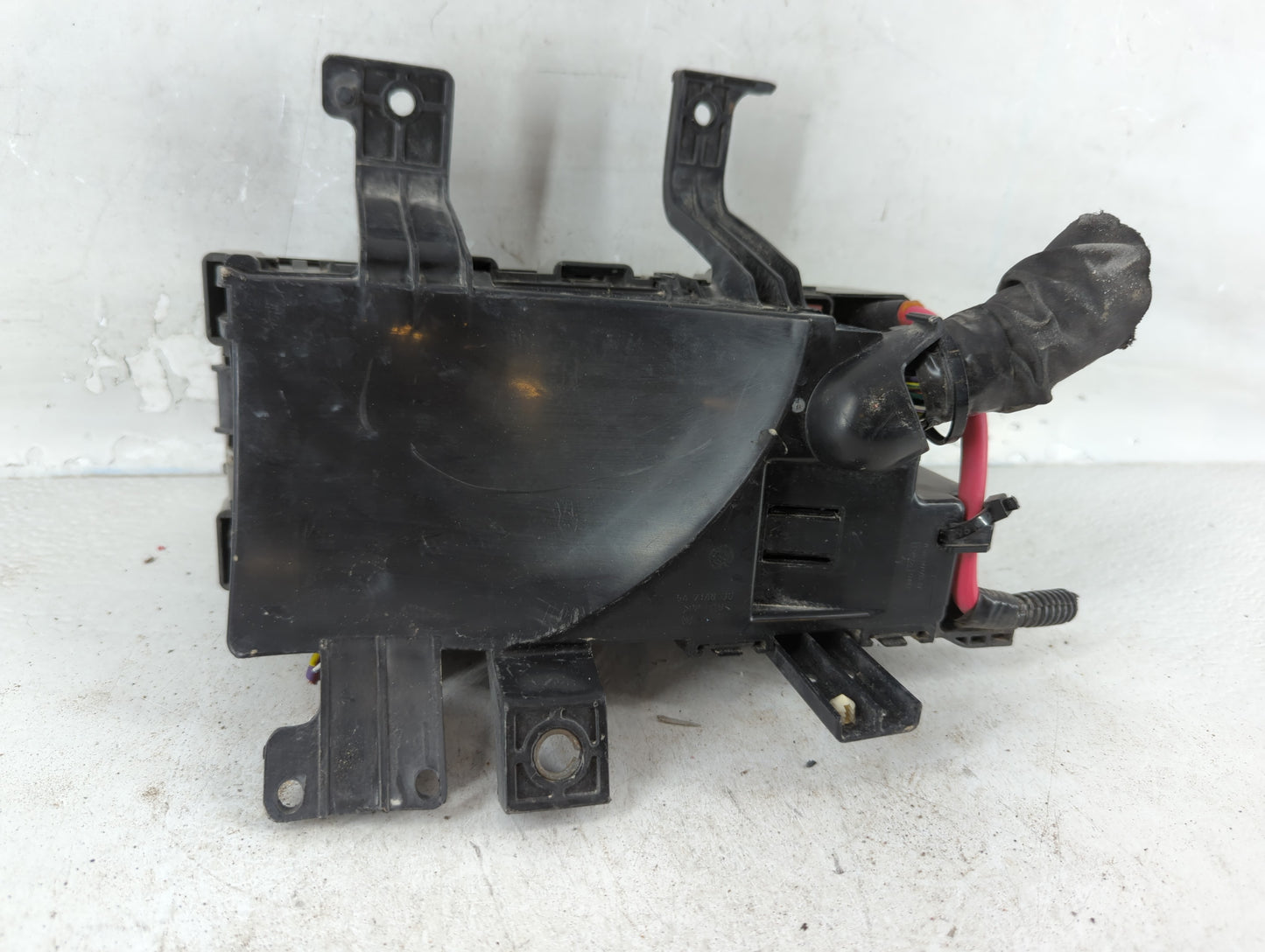 2010-2012 Ford Fusion Fusebox Fuse Box Panel Relay Module P/N:BE5T-14290-E Fits Fits 2010 2011 2012 OEM Used Auto Parts - Oemusedautoparts1.com