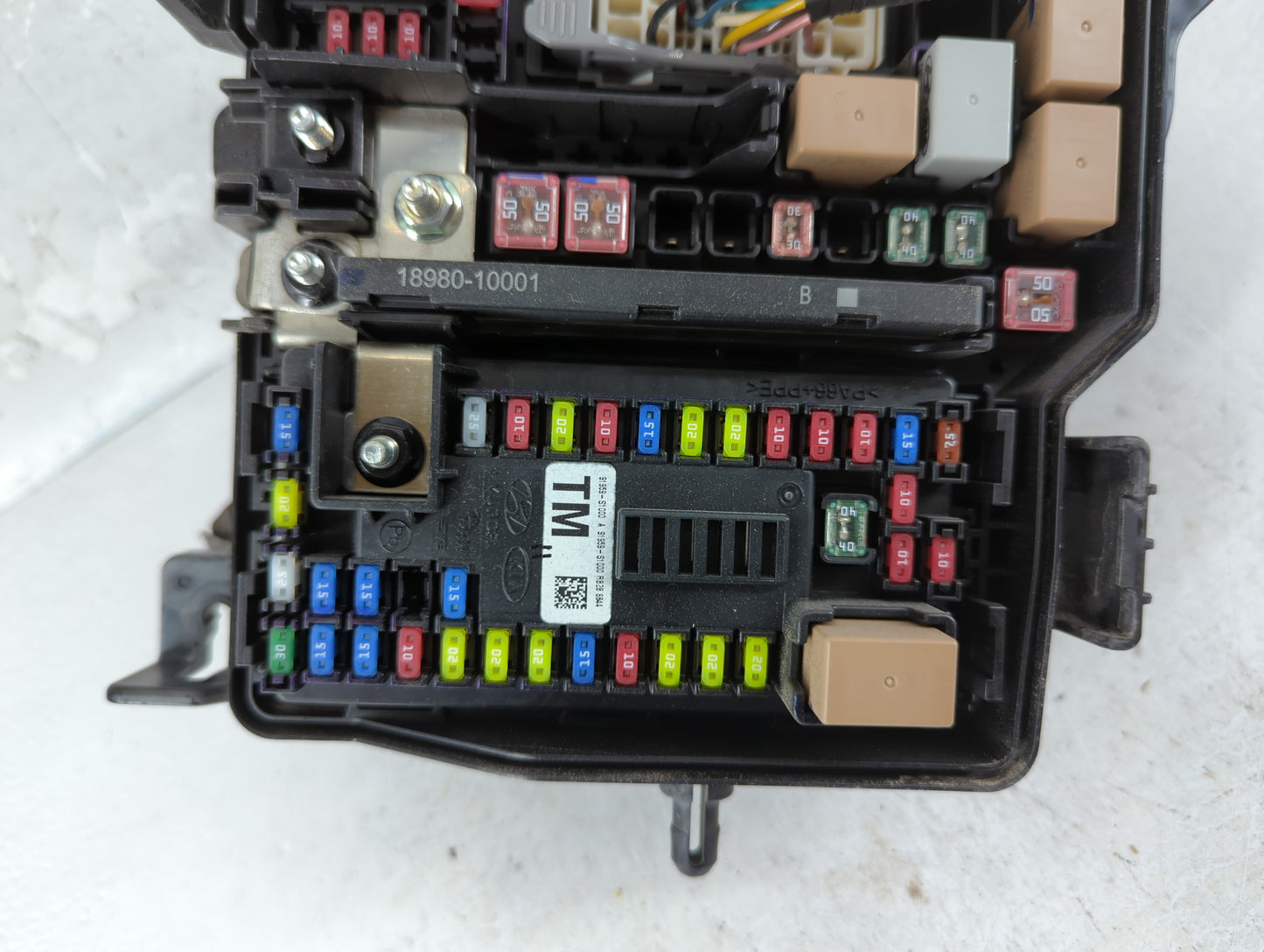 2019-2020 Hyundai Santa Fe Fusebox Fuse Box Panel Relay Module P/N:91956-S2021 91956-S2020 Fits Fits 2019 2020 OEM Used Auto Parts - Oemusedautoparts1.com