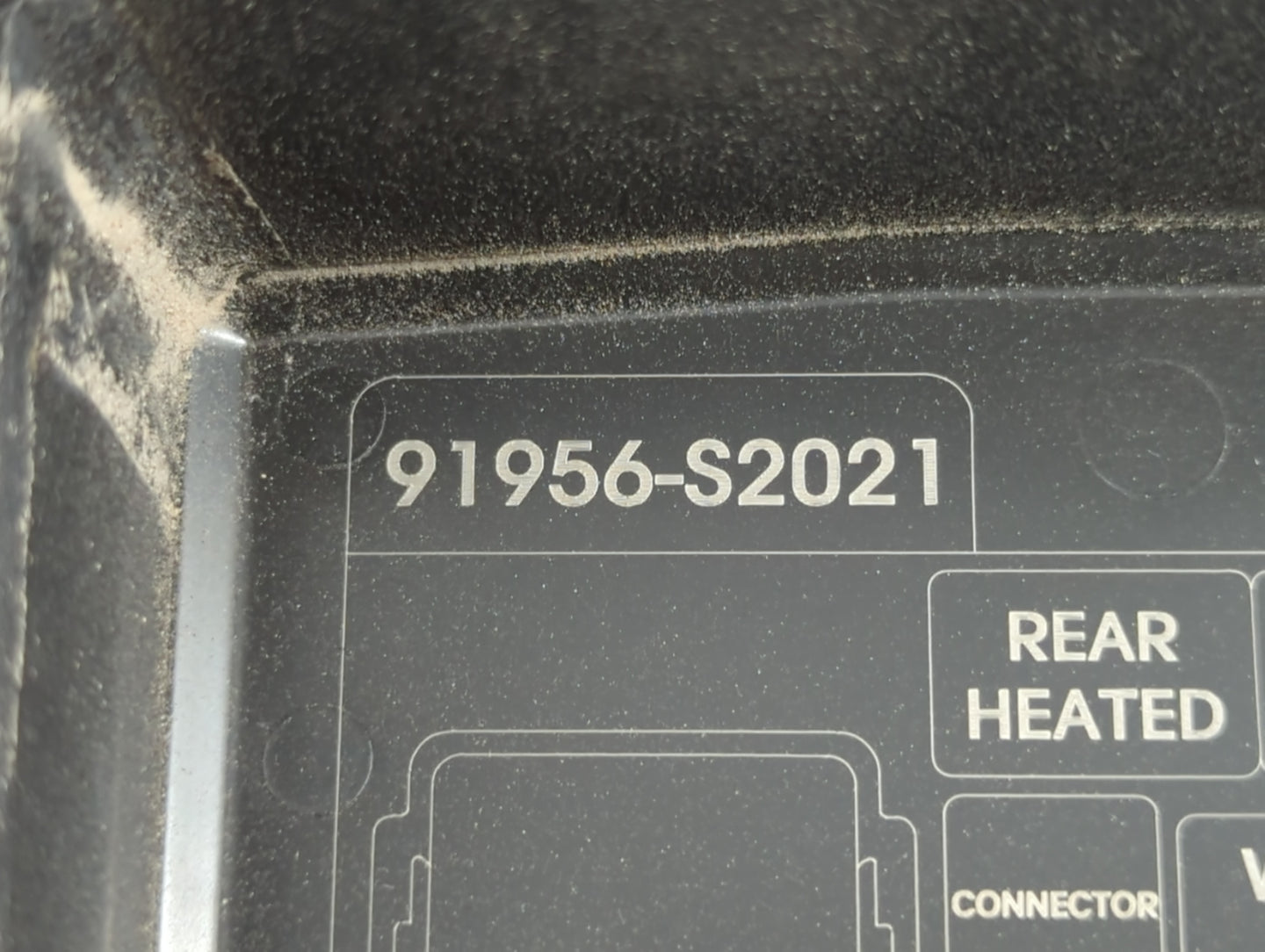 2019-2020 Hyundai Santa Fe Fusebox Fuse Box Panel Relay Module P/N:91956-S2021 91956-S2020 Fits Fits 2019 2020 OEM Used Auto Parts - Oemusedautoparts1.com