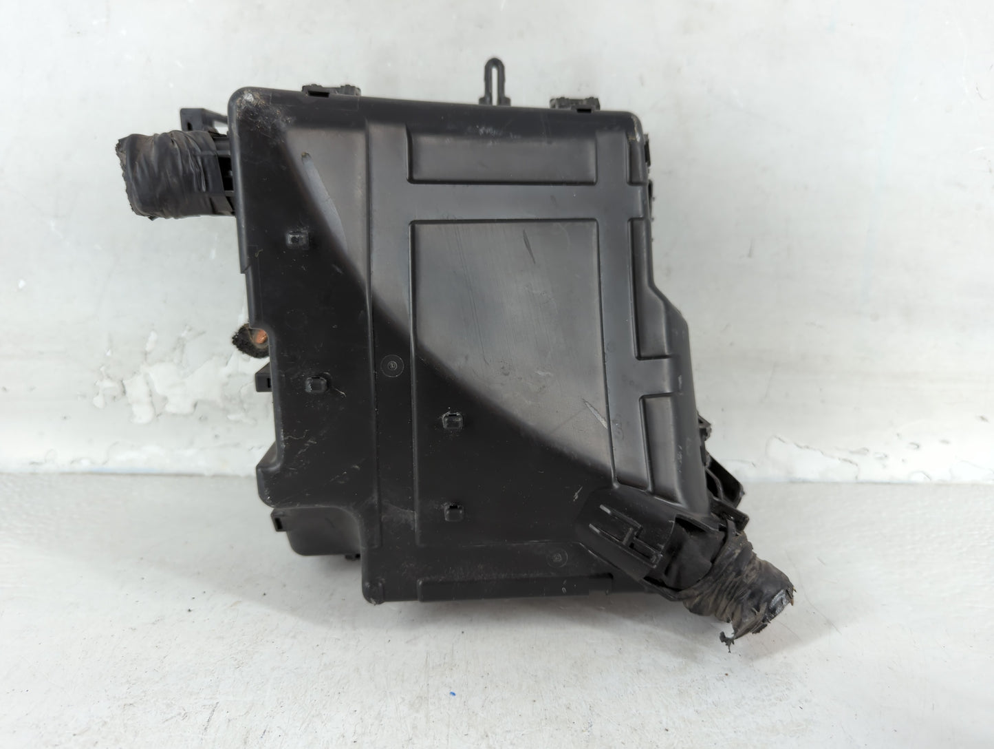 2019-2020 Hyundai Santa Fe Fusebox Fuse Box Panel Relay Module P/N:91956-S2021 91956-S2020 Fits Fits 2019 2020 OEM Used Auto Parts - Oemusedautoparts1.com