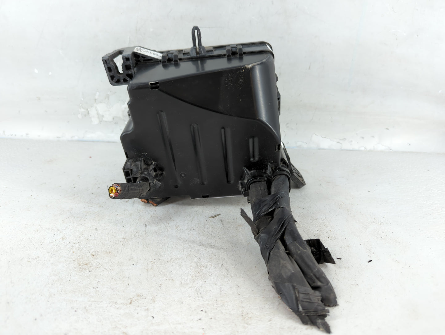 2015-2019 Kia Soul Fusebox Fuse Box Panel Relay Module P/N:91950-B2350 Fits Fits 2015 2016 2017 2018 2019 OEM Used Auto Parts - Oemusedautoparts1.com