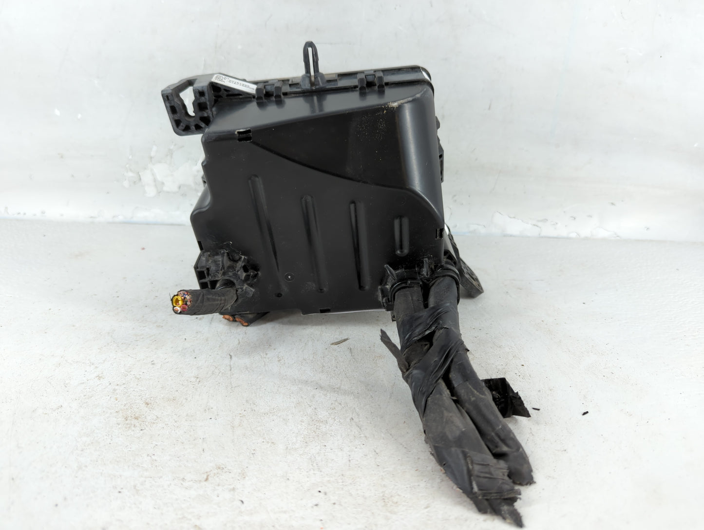 2015-2019 Kia Soul Fusebox Fuse Box Panel Relay Module P/N:91950-B2350 Fits Fits 2015 2016 2017 2018 2019 OEM Used Auto Parts - Oemusedautoparts1.com